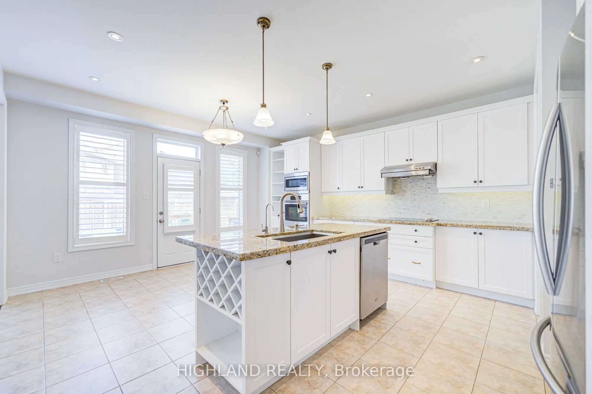66 GEORGE ROBINSON Drive