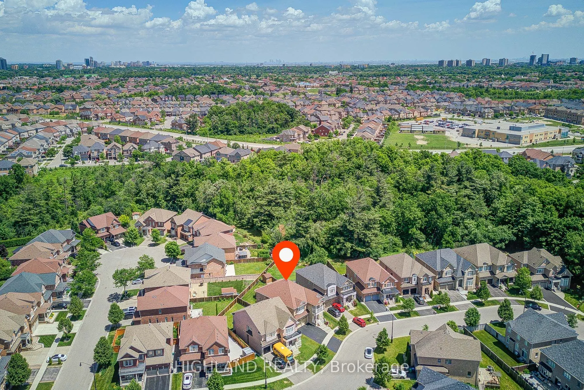 66 GEORGE ROBINSON Drive