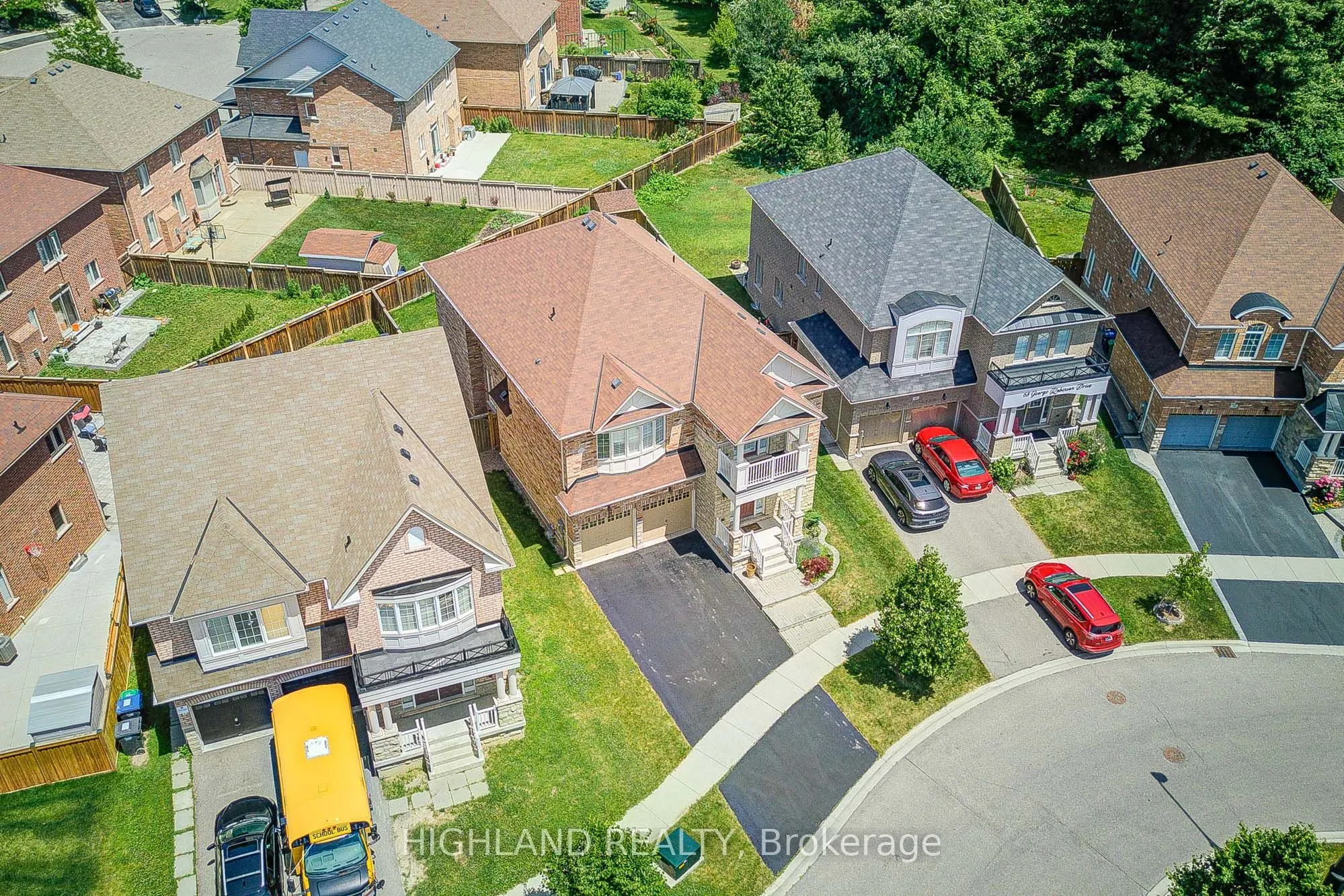66 GEORGE ROBINSON Drive