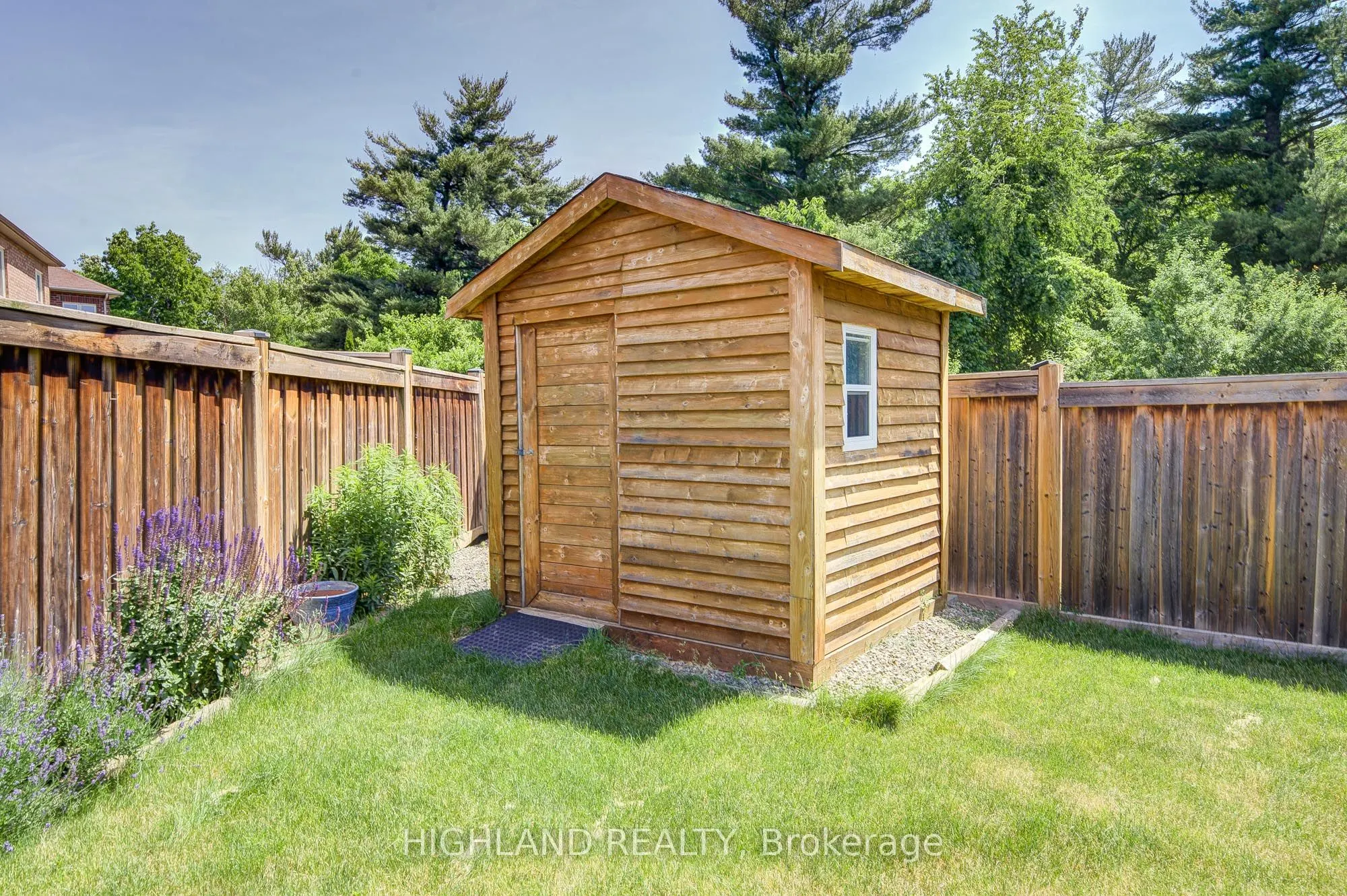 66 GEORGE ROBINSON Drive