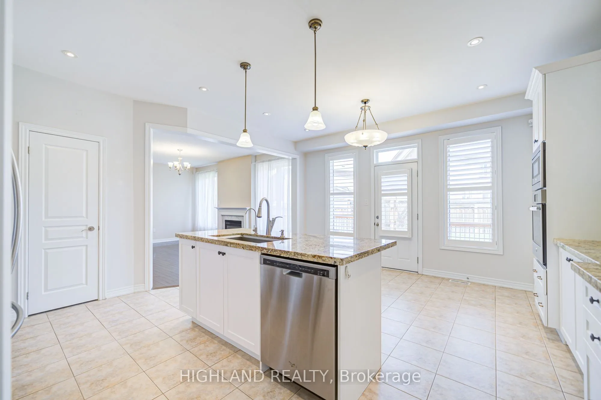 66 GEORGE ROBINSON Drive