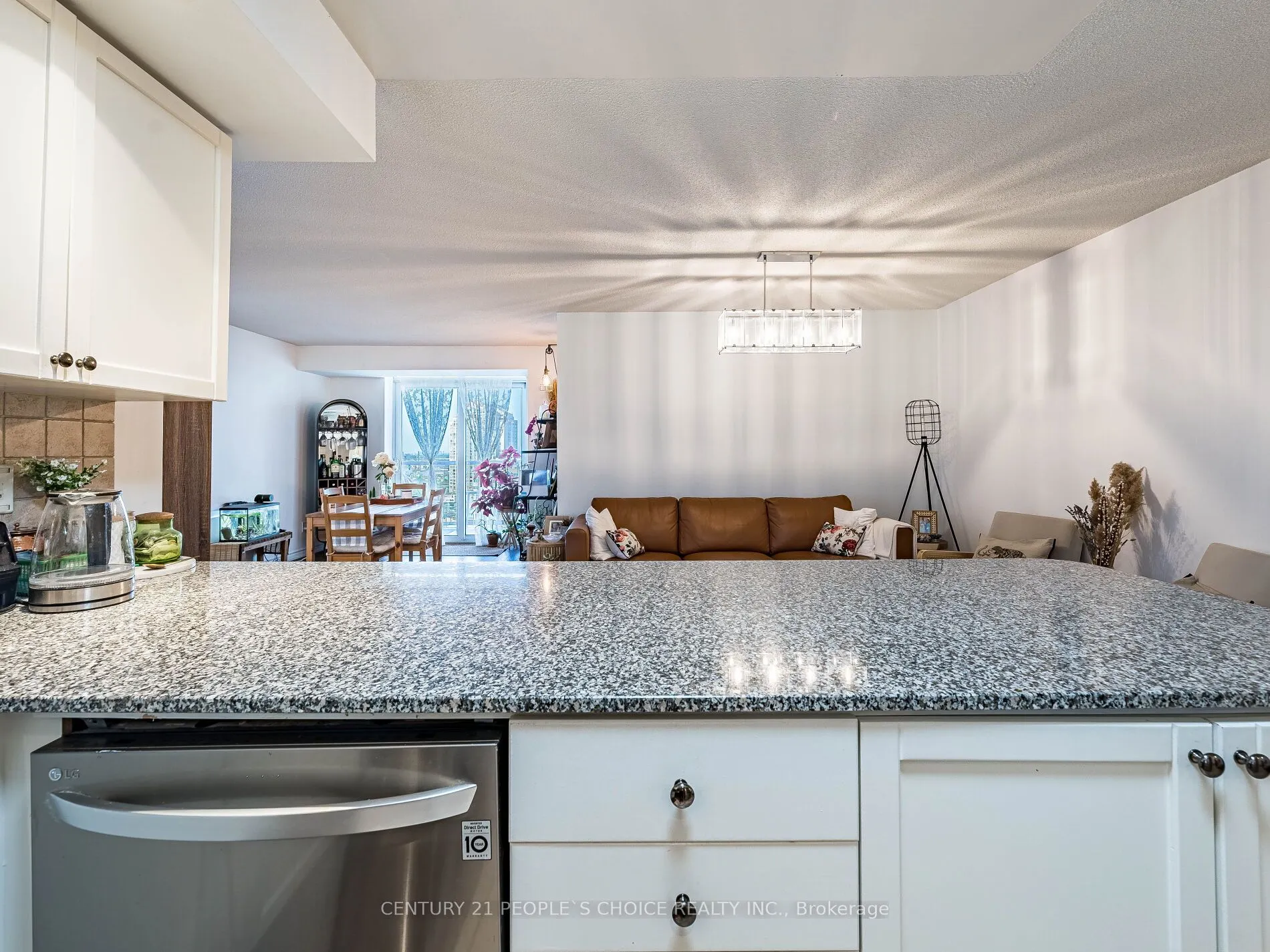 5233 Dundas Street W ##1428