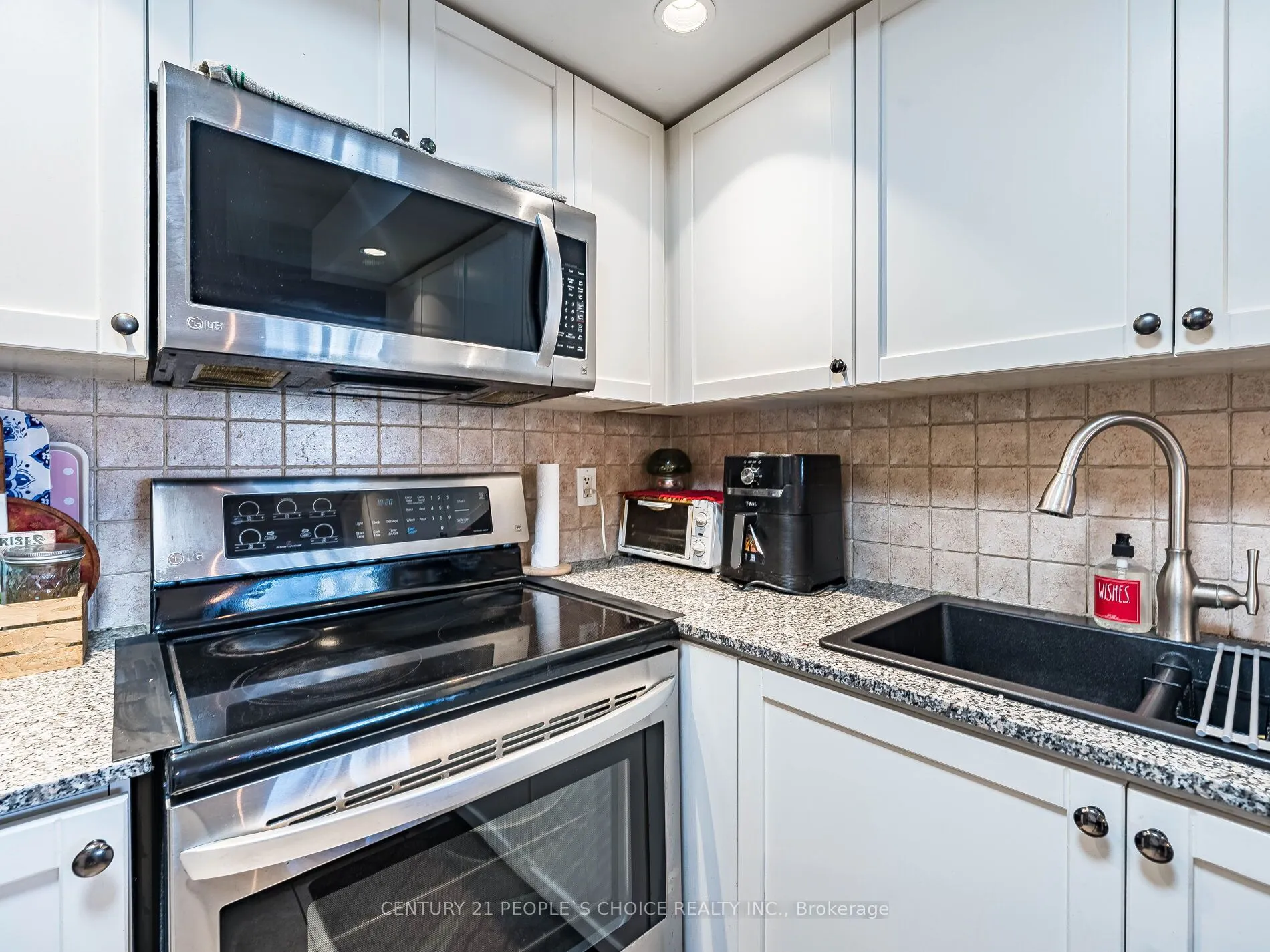5233 Dundas Street W ##1428
