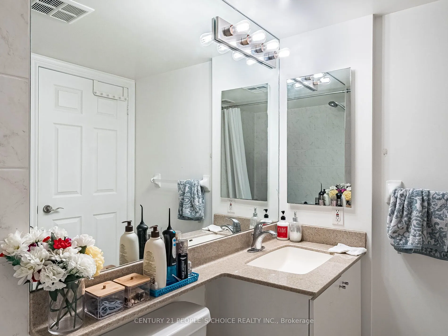 5233 Dundas Street W ##1428