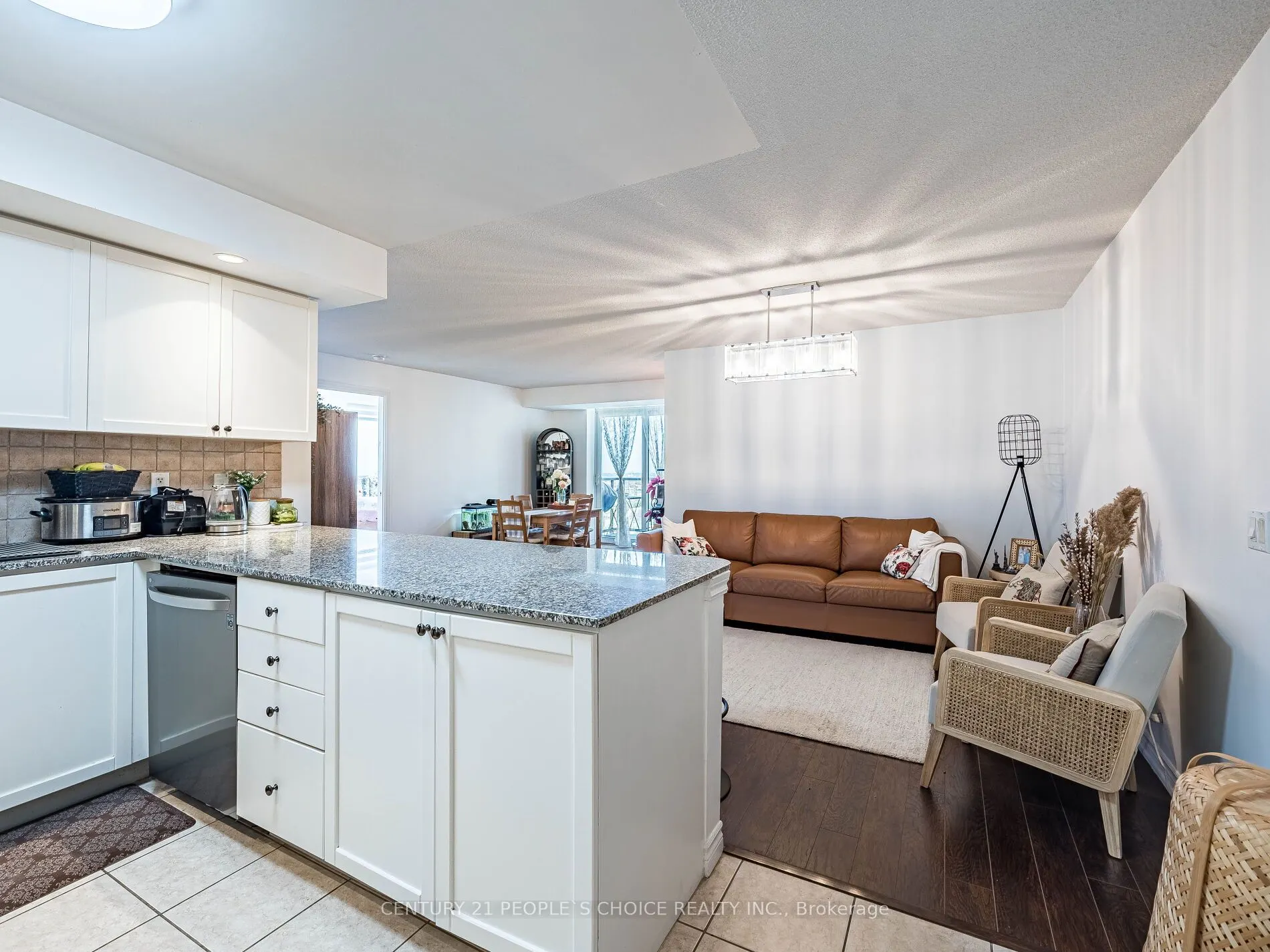 5233 Dundas Street W ##1428