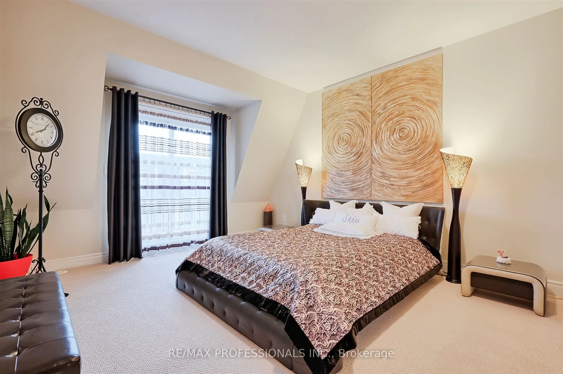 825A Oxford Street
