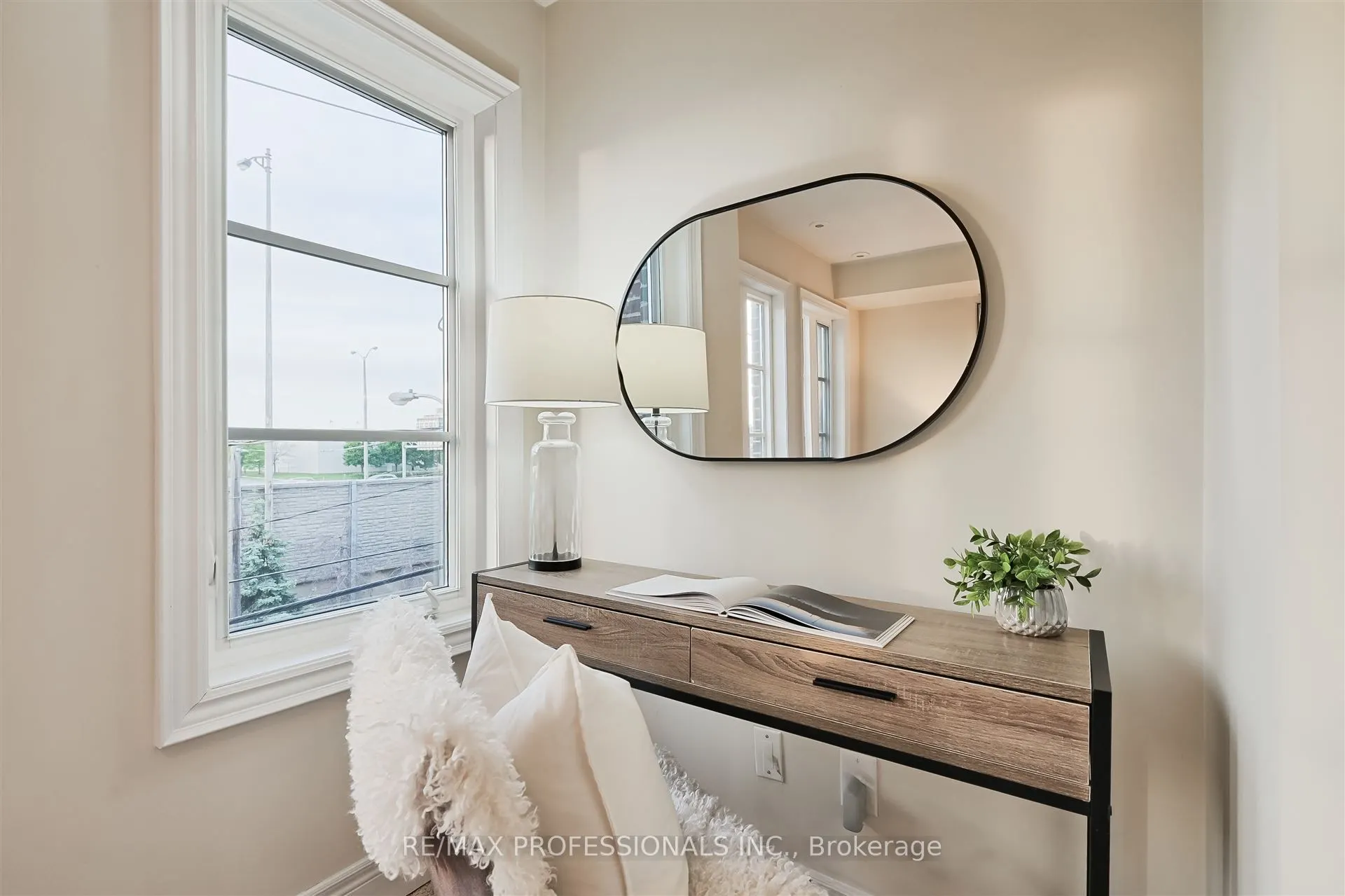 825A Oxford Street