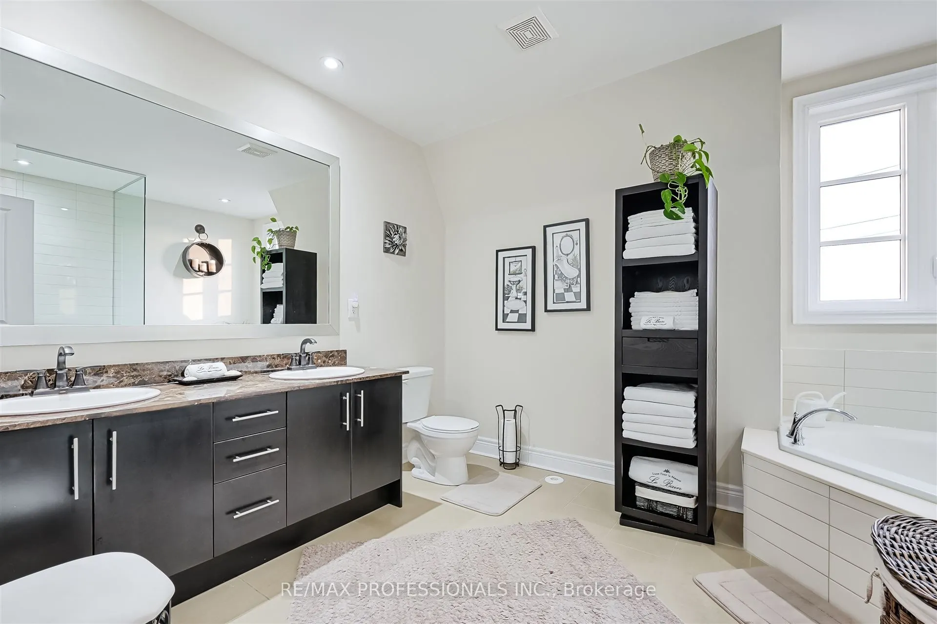 825A Oxford Street