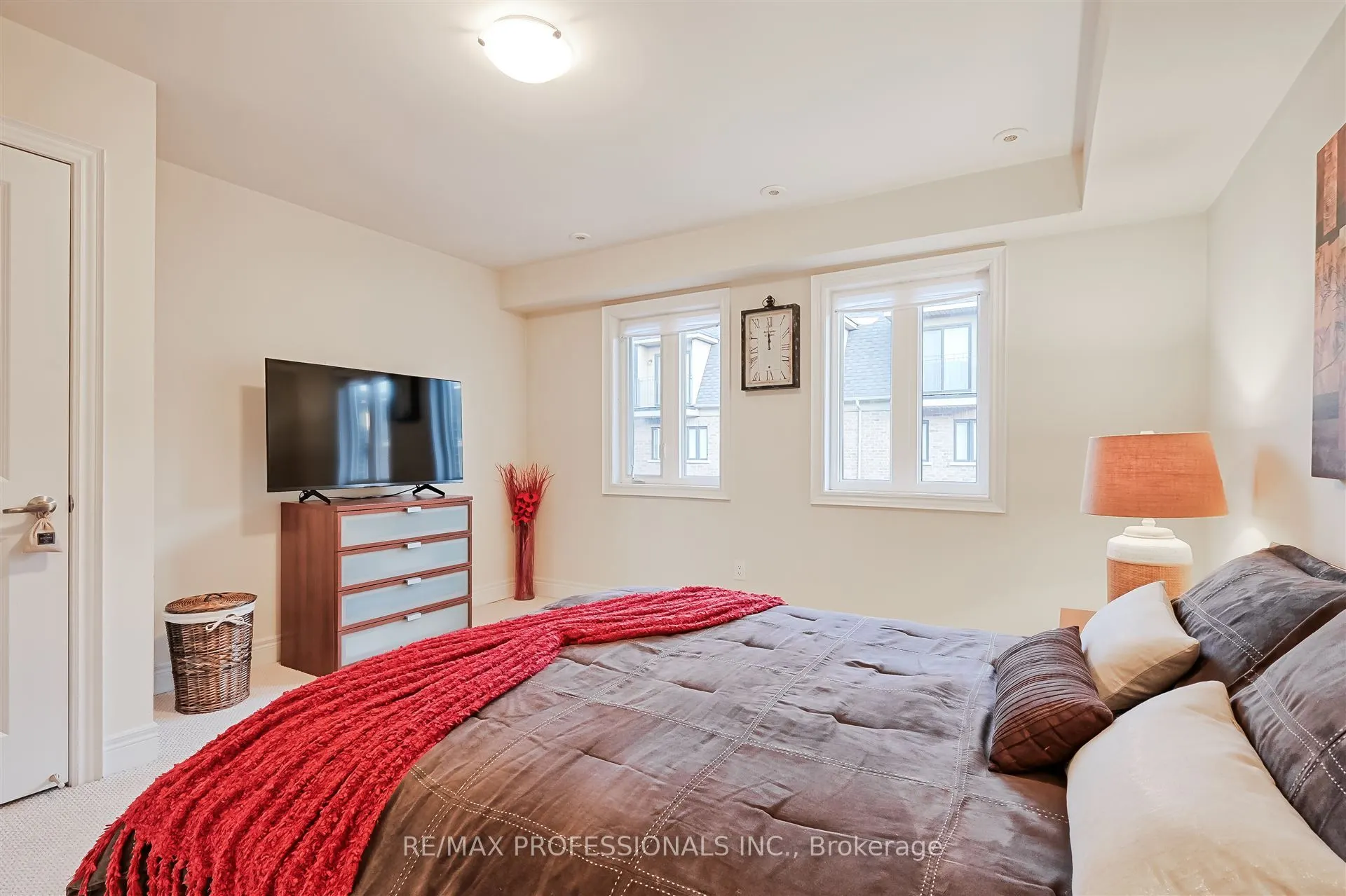 825A Oxford Street