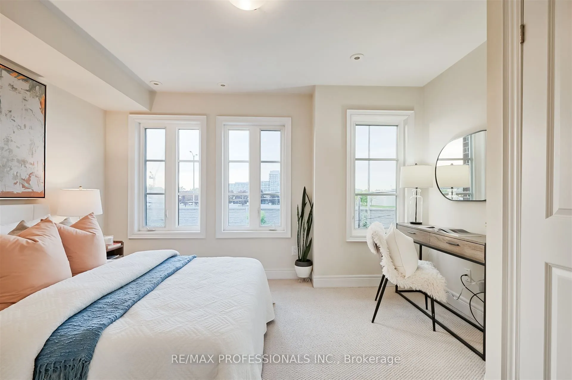 825A Oxford Street