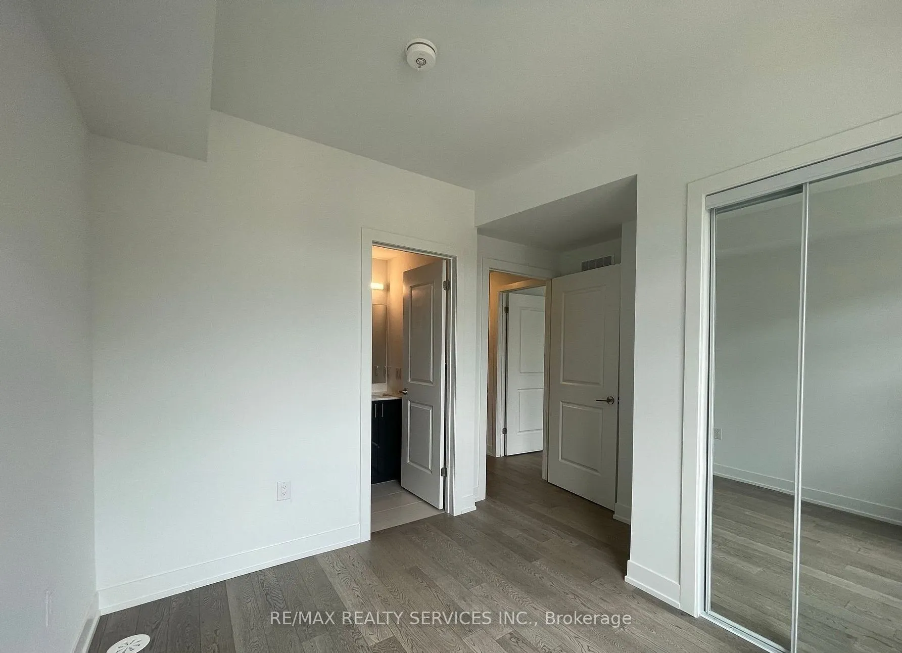 1095 Douglas Mccurdy Comm Drive, #255