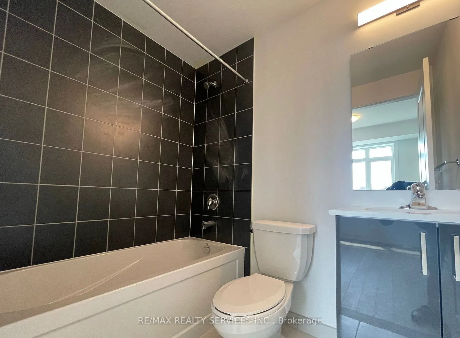 1095 Douglas Mccurdy Comm Drive, #255