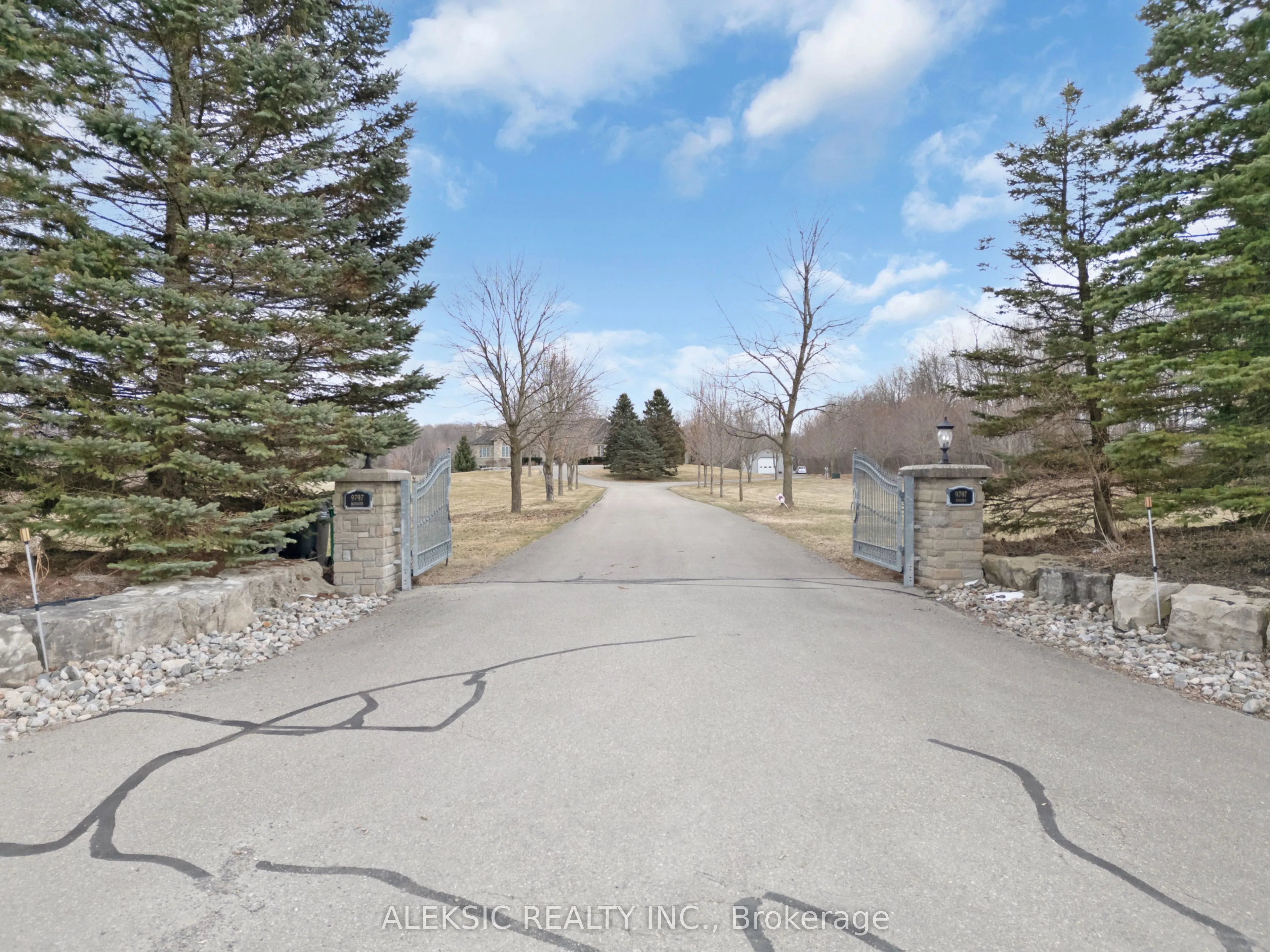 9797 Hunsden Side Road