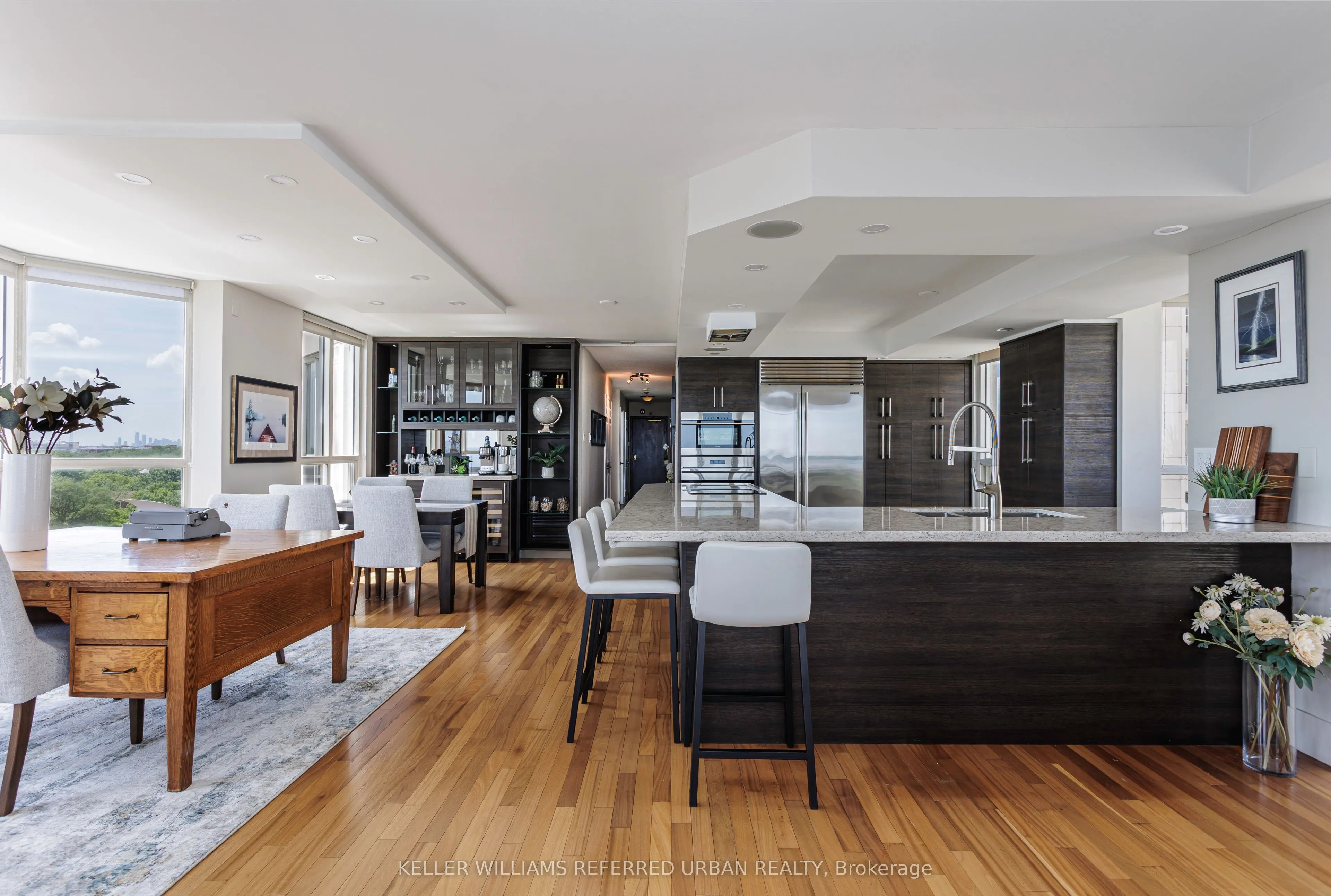 2285 Lake Shore Boulevard W, #902