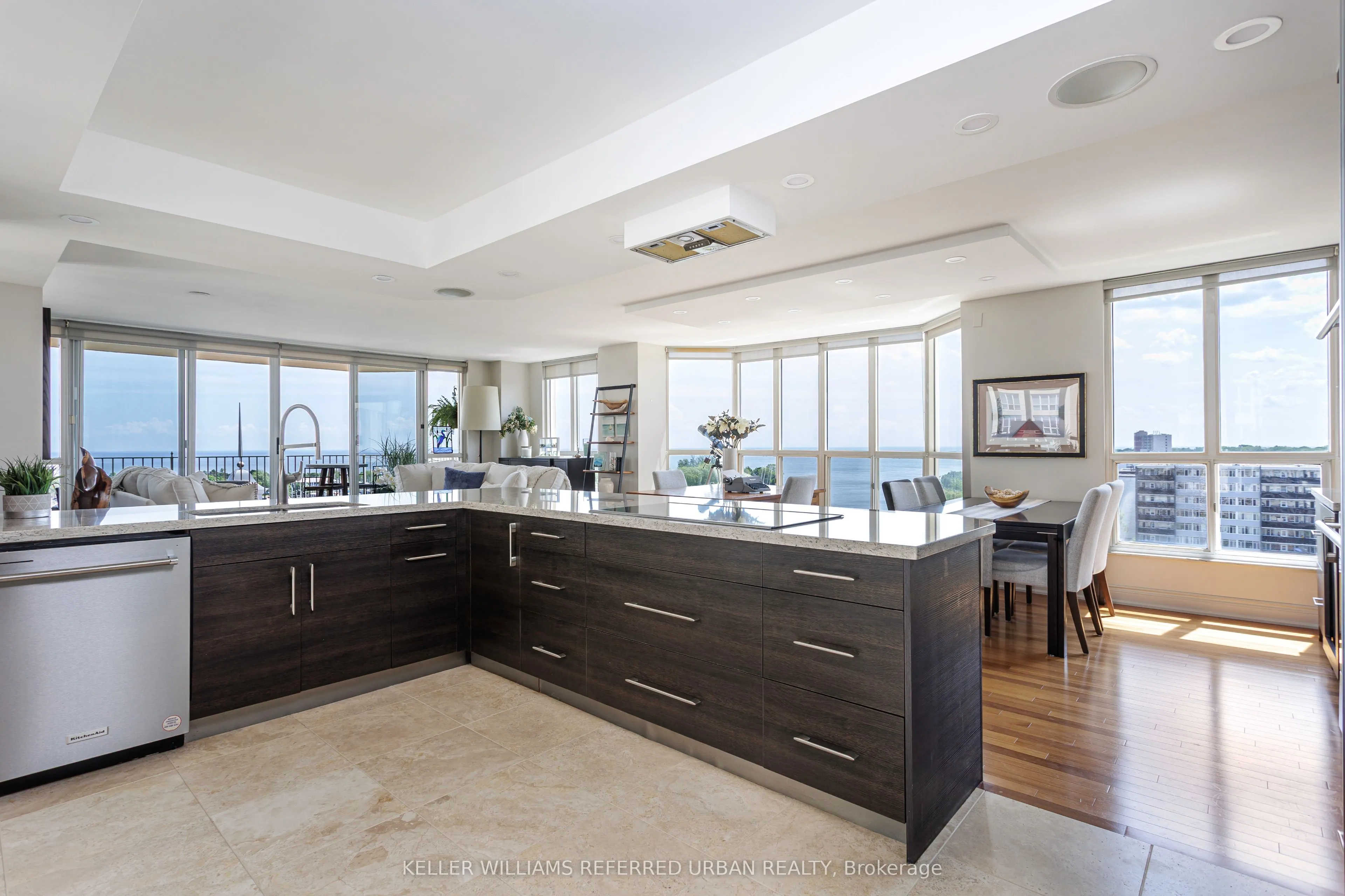 2285 Lake Shore Boulevard W, #902