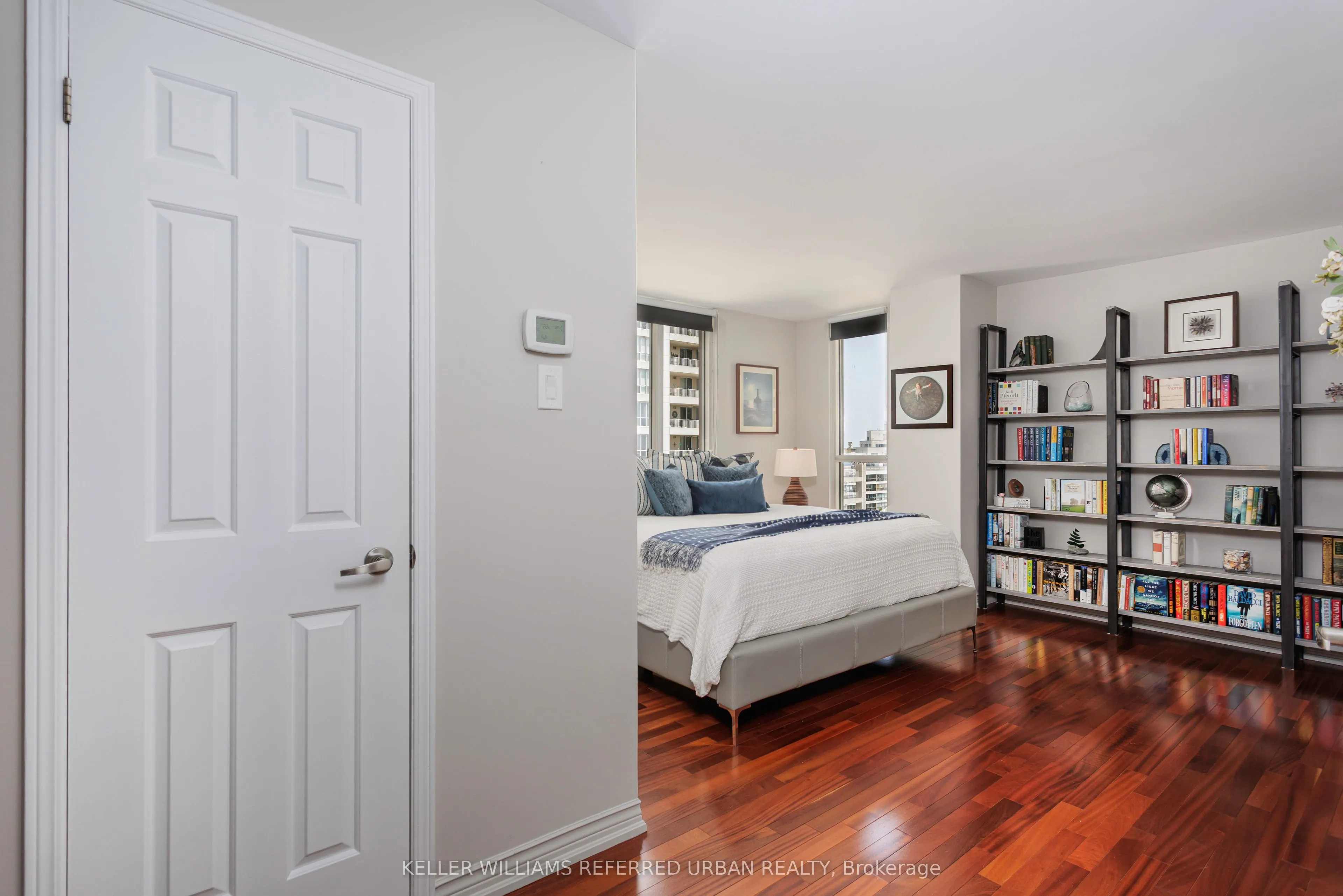 2285 Lake Shore Boulevard W, #902