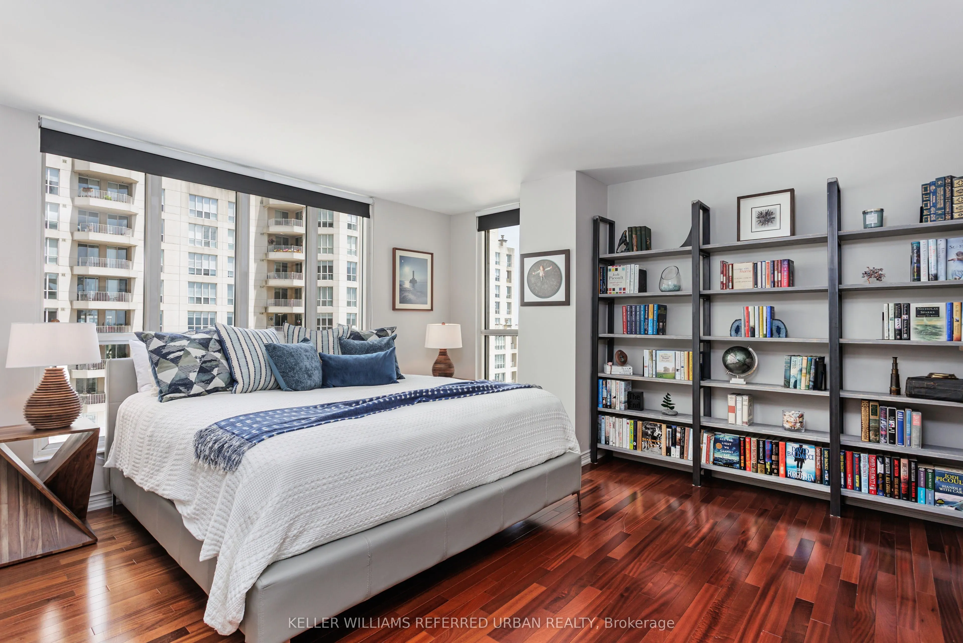 2285 Lake Shore Boulevard W, #902