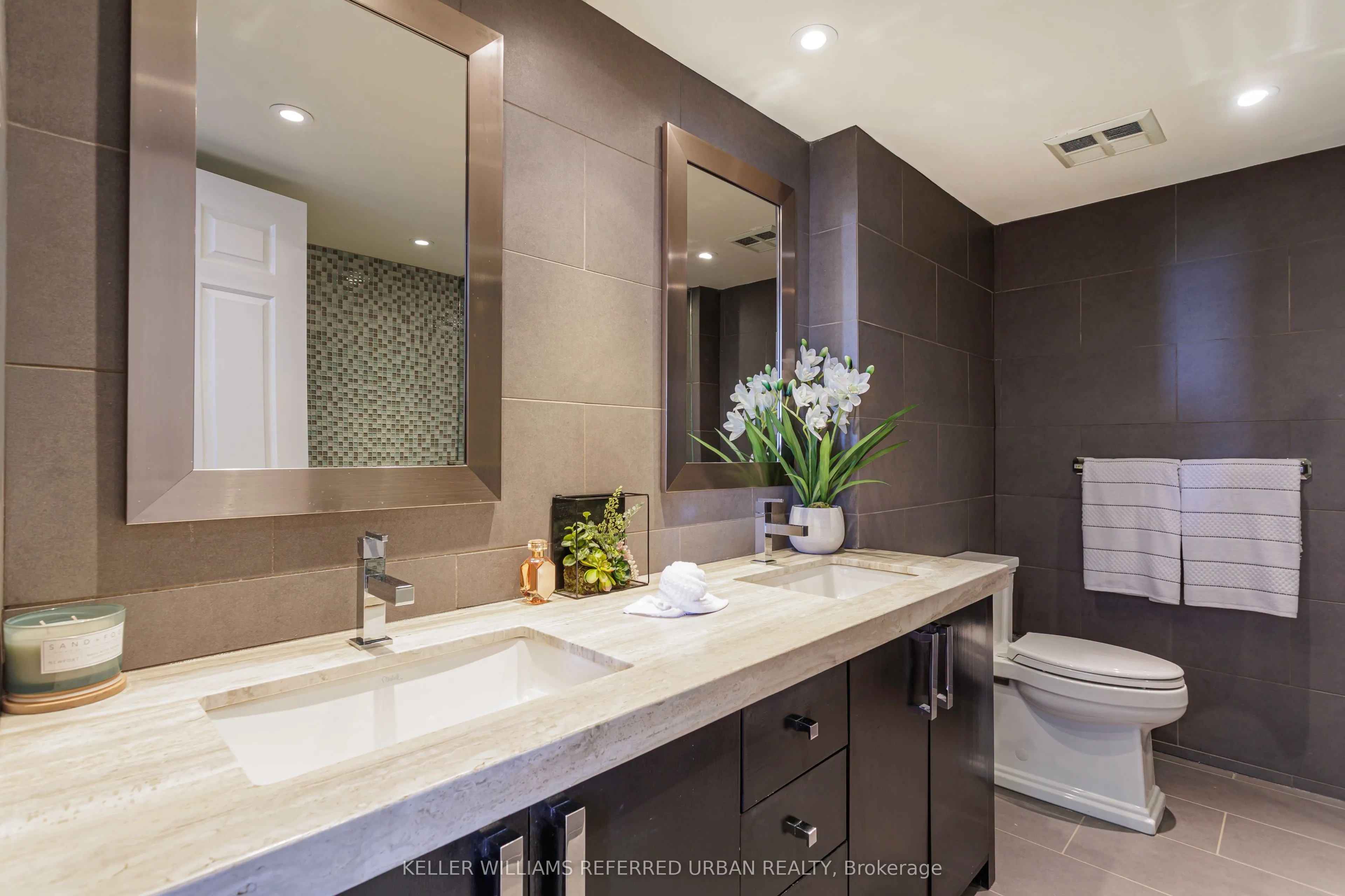 2285 Lake Shore Boulevard W, #902