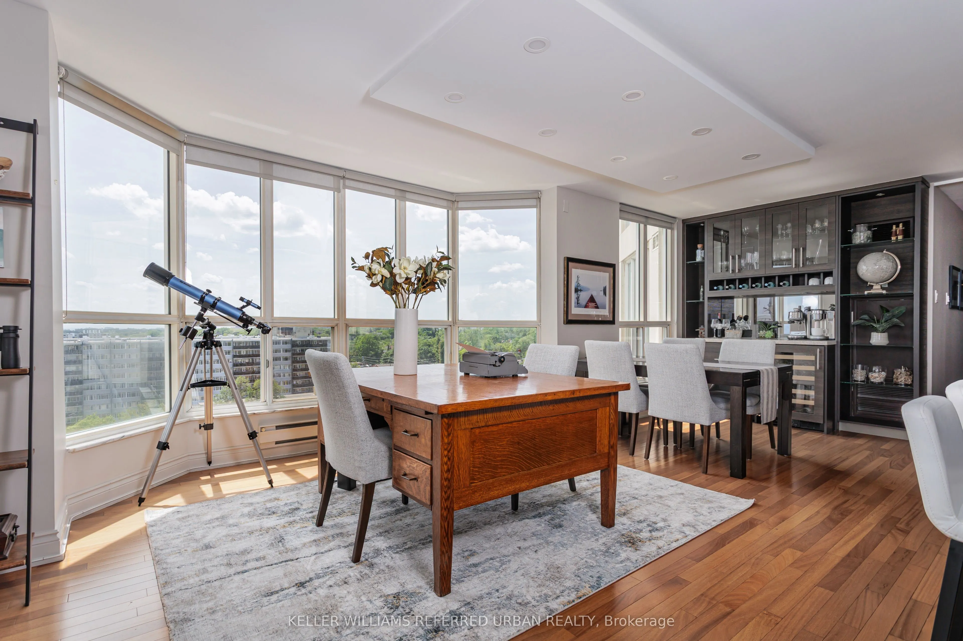 2285 Lake Shore Boulevard W, #902