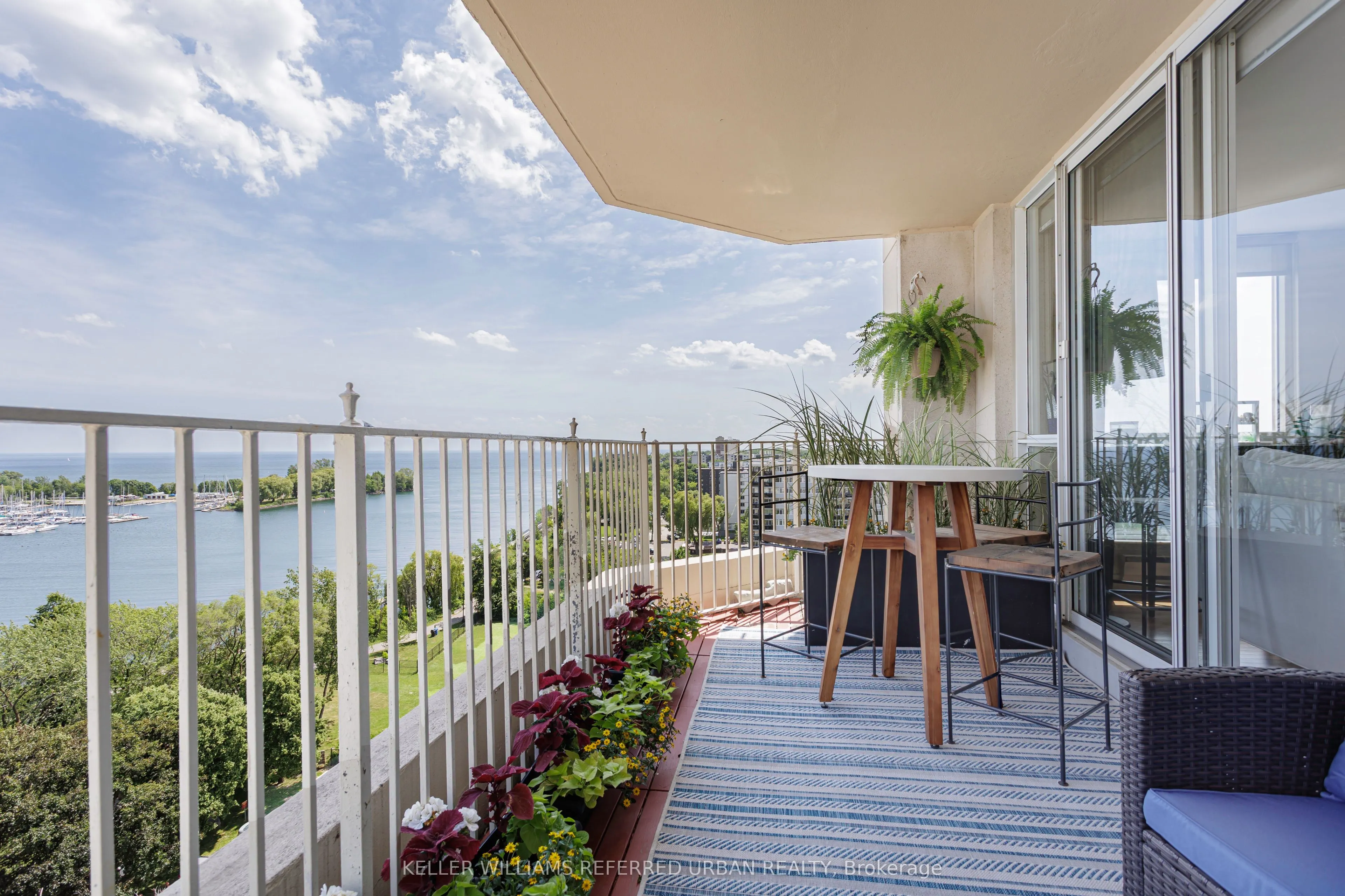 2285 Lake Shore Boulevard W, #902