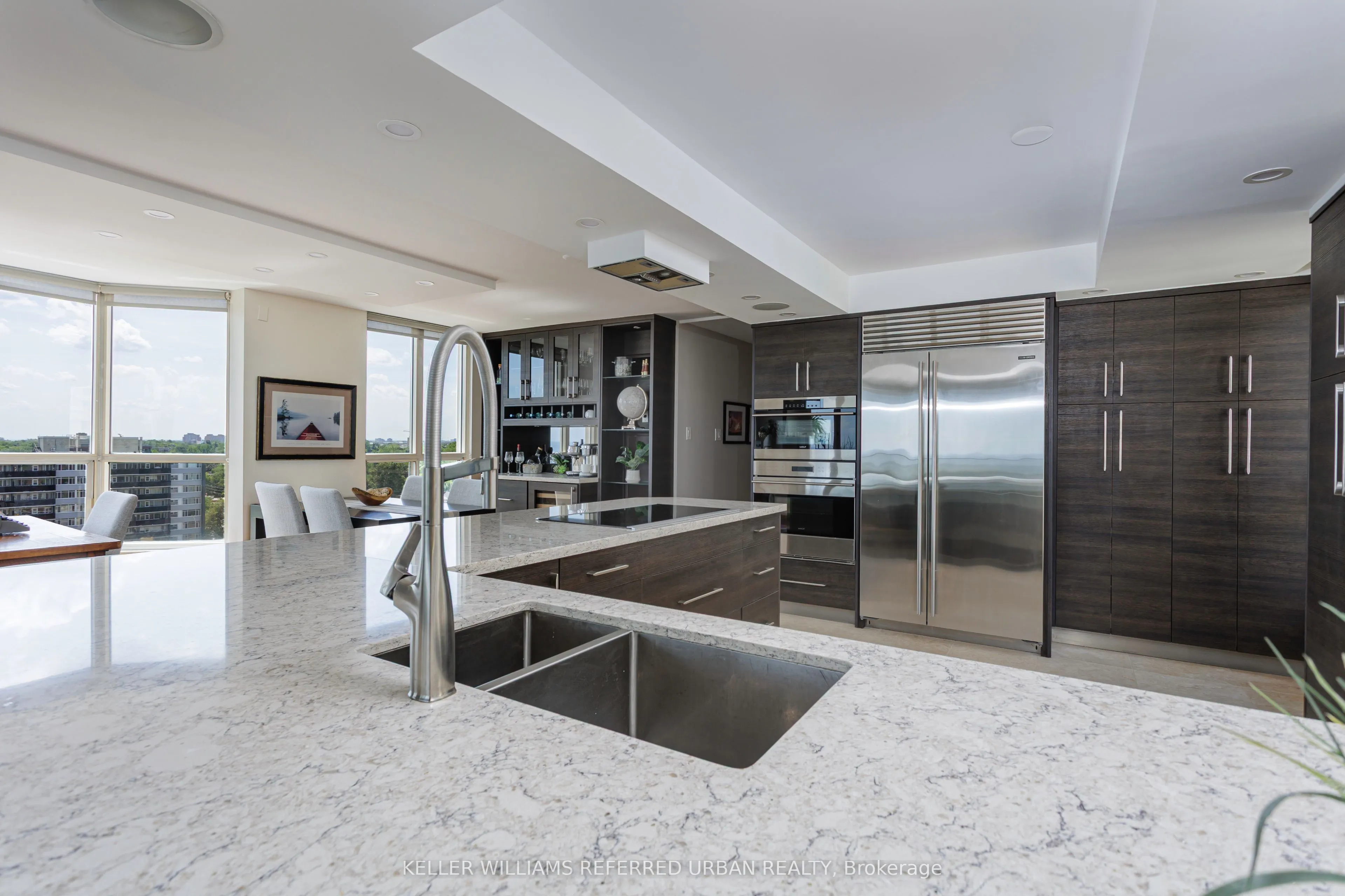 2285 Lake Shore Boulevard W, #902