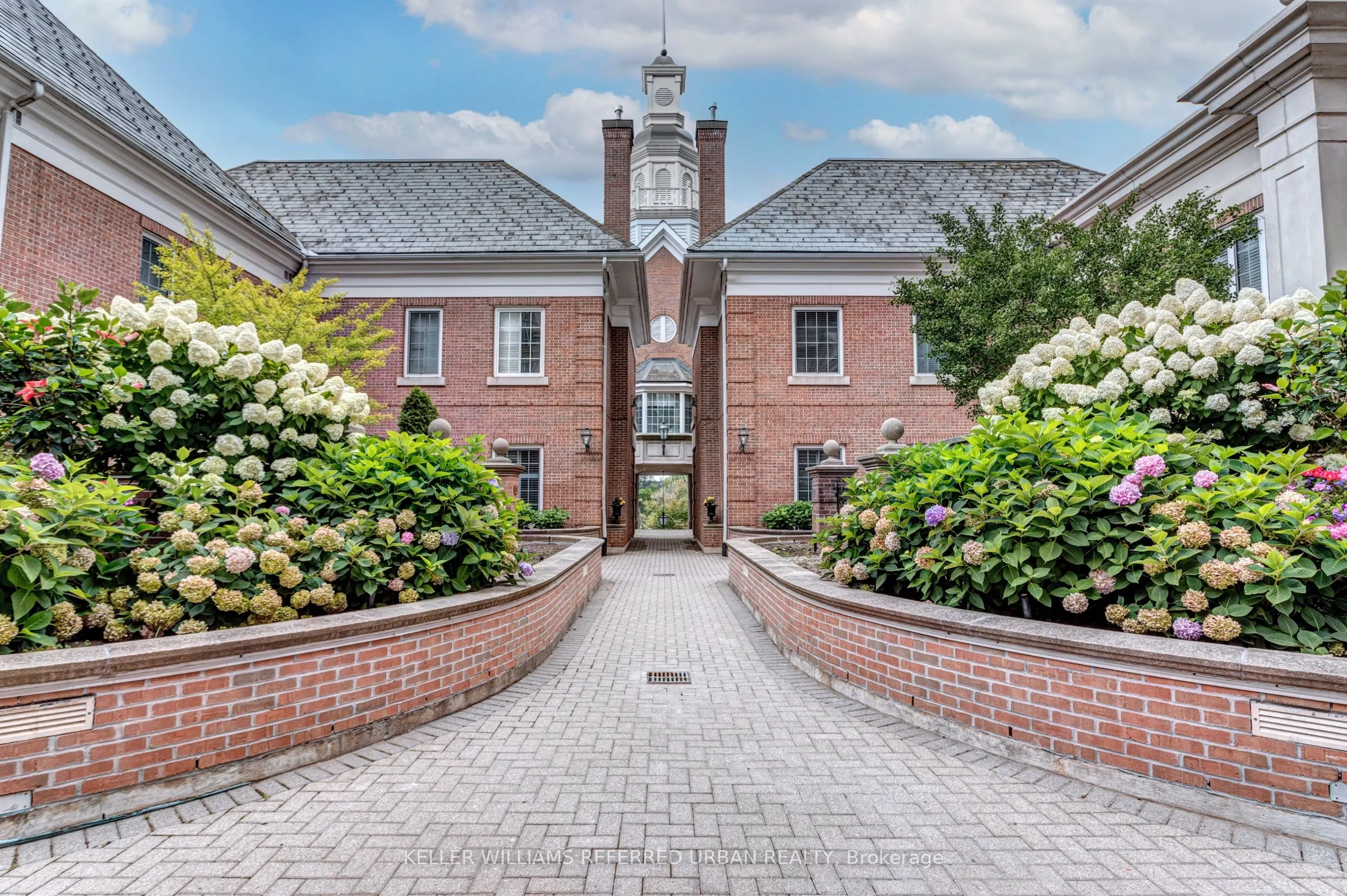 2285 Lake Shore Boulevard W, #902
