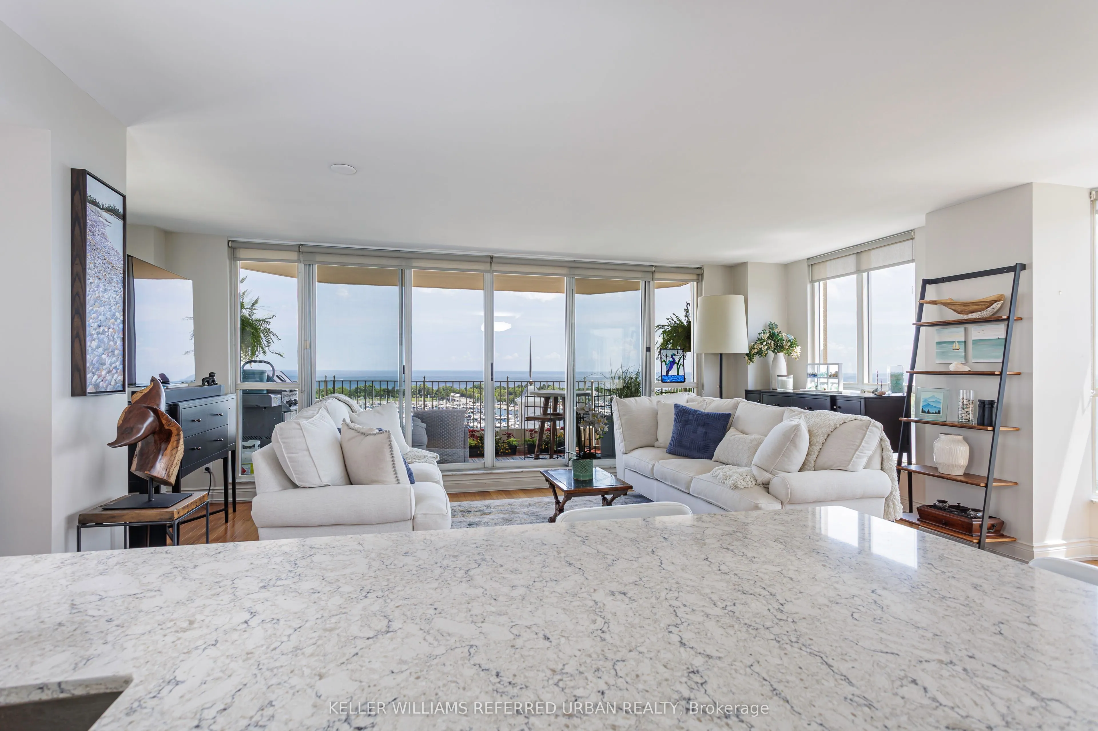 2285 Lake Shore Boulevard W, #902