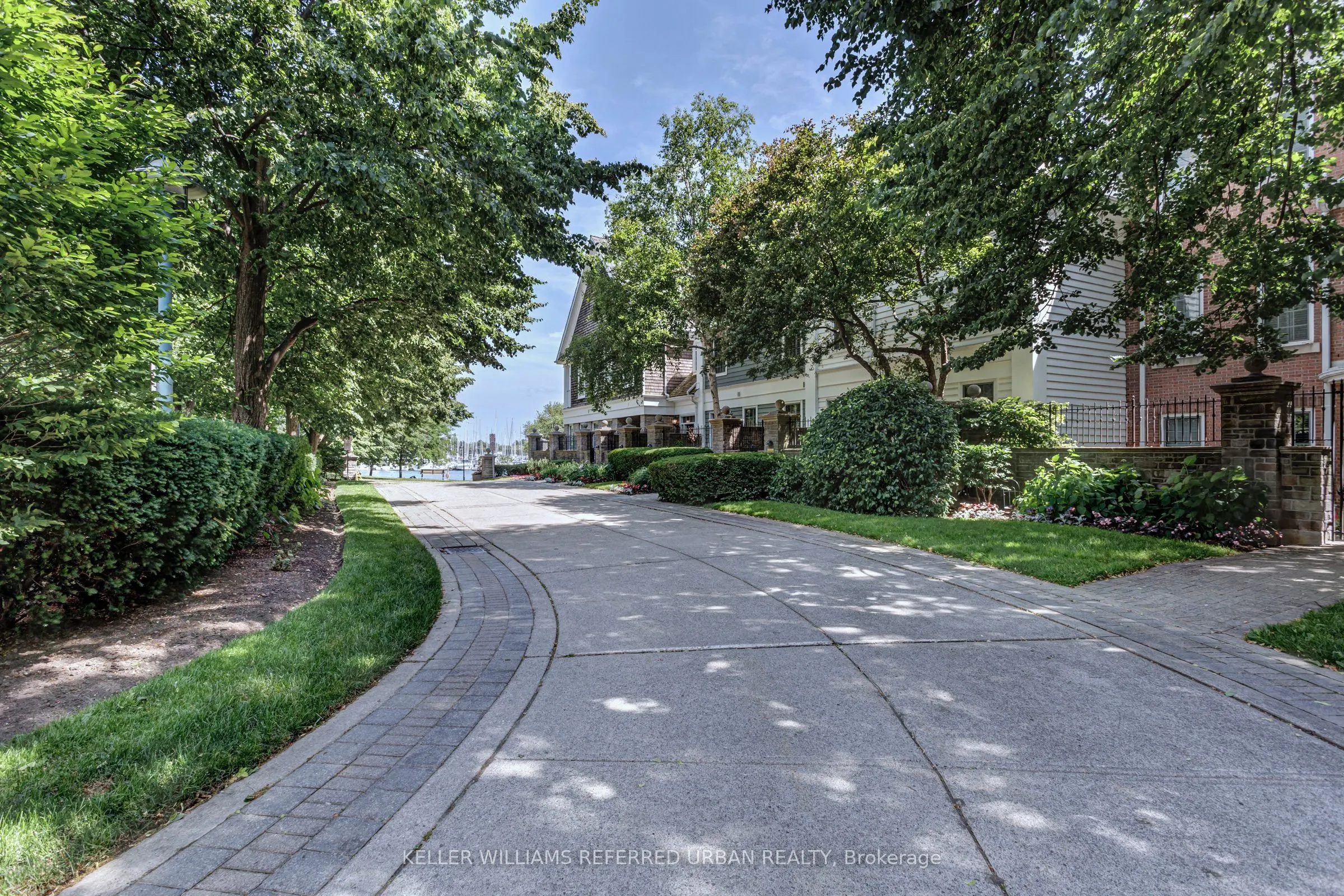 2285 Lake Shore Boulevard W, #902