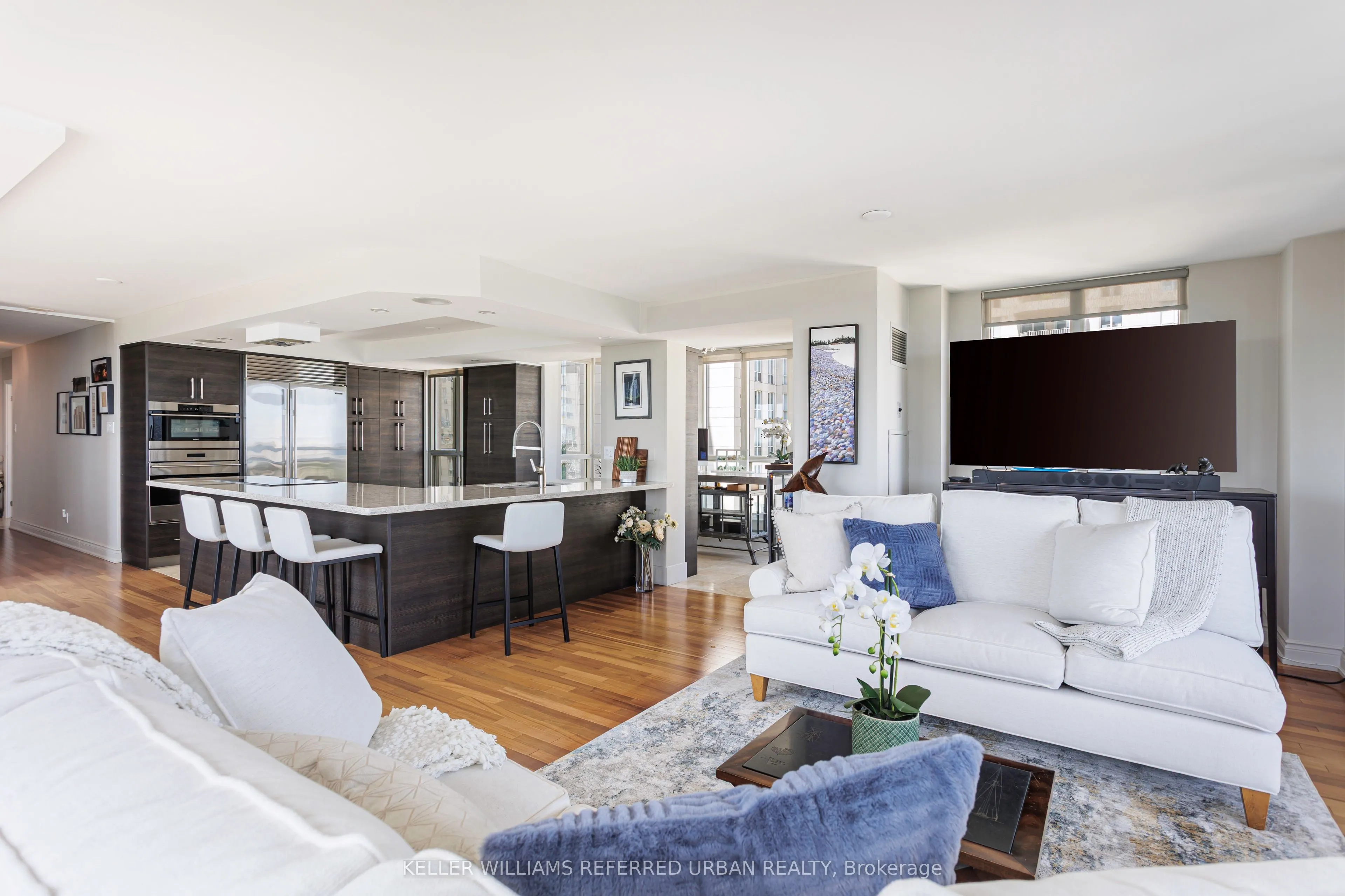 2285 Lake Shore Boulevard W, #902