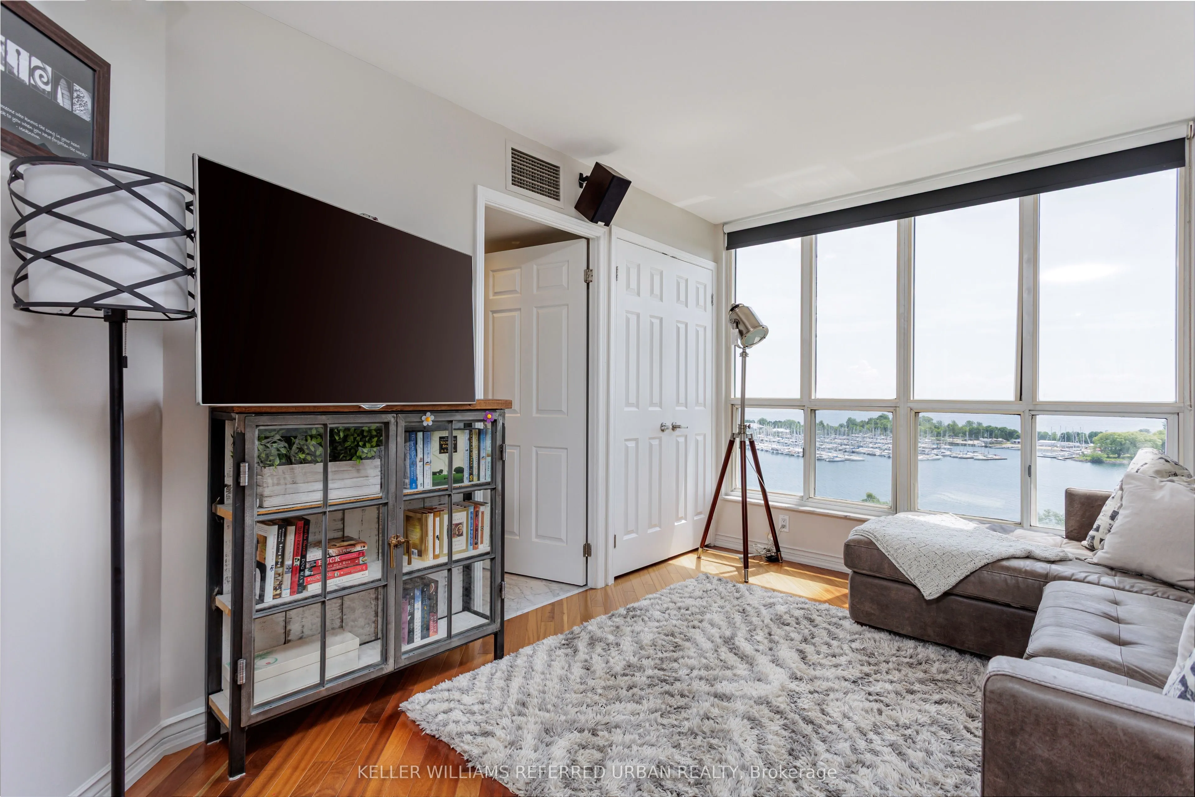2285 Lake Shore Boulevard W, #902