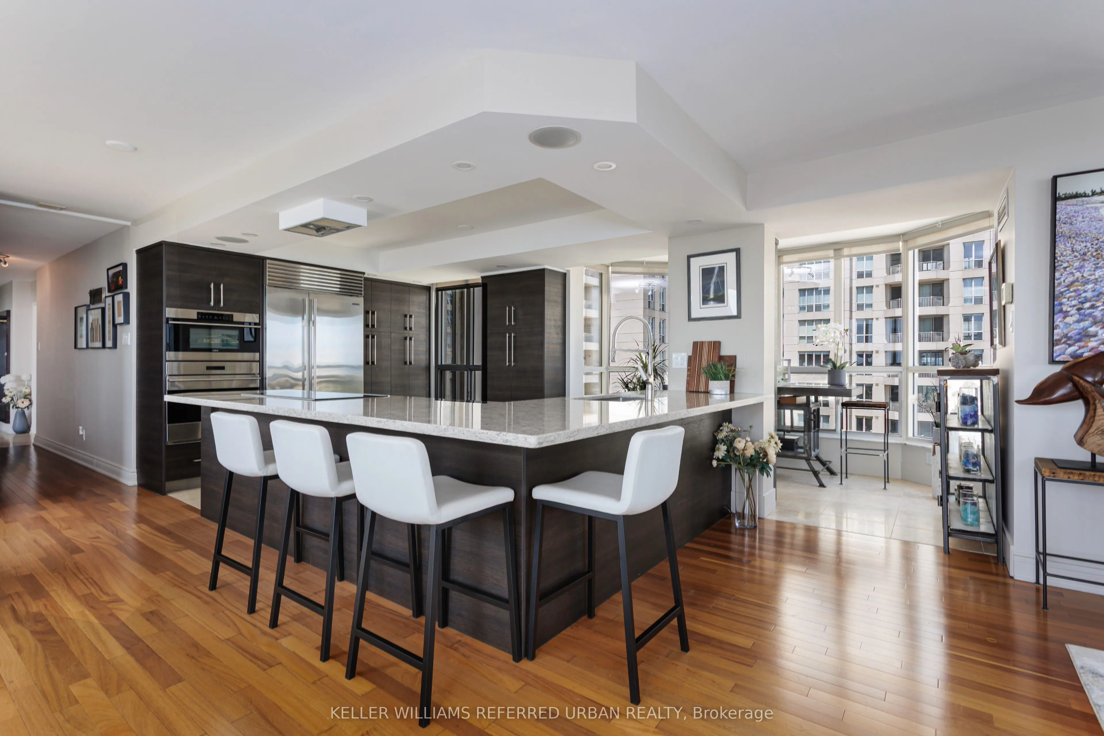 2285 Lake Shore Boulevard W, #902