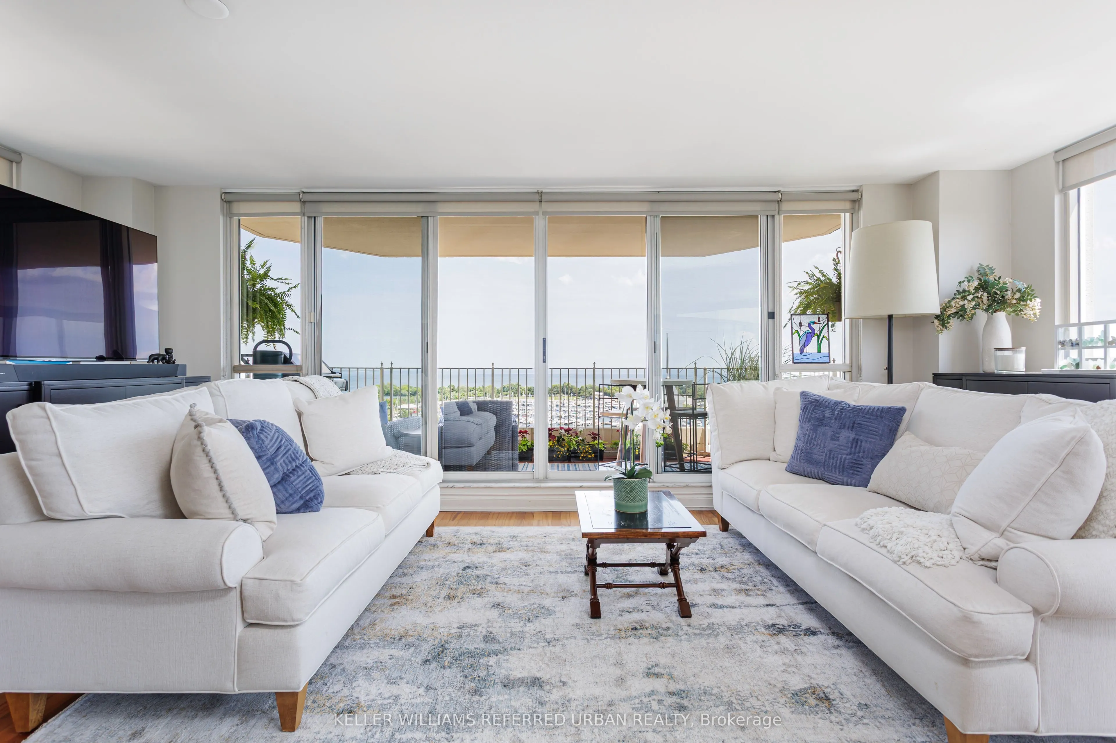 2285 Lake Shore Boulevard W, #902
