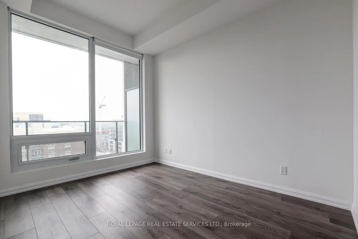 4208 Dundas Street W, #702