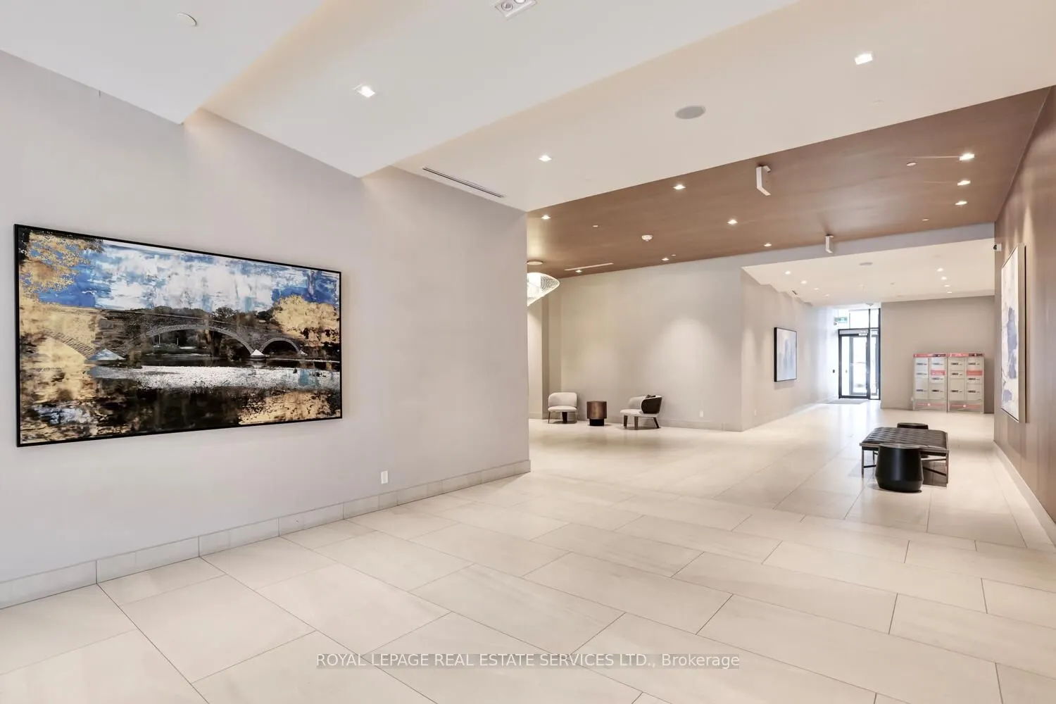 4208 Dundas Street W, #702