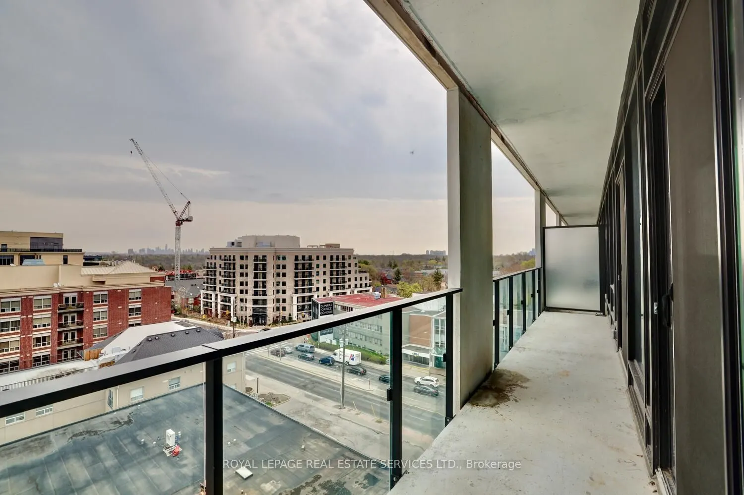 4208 Dundas Street W, #702
