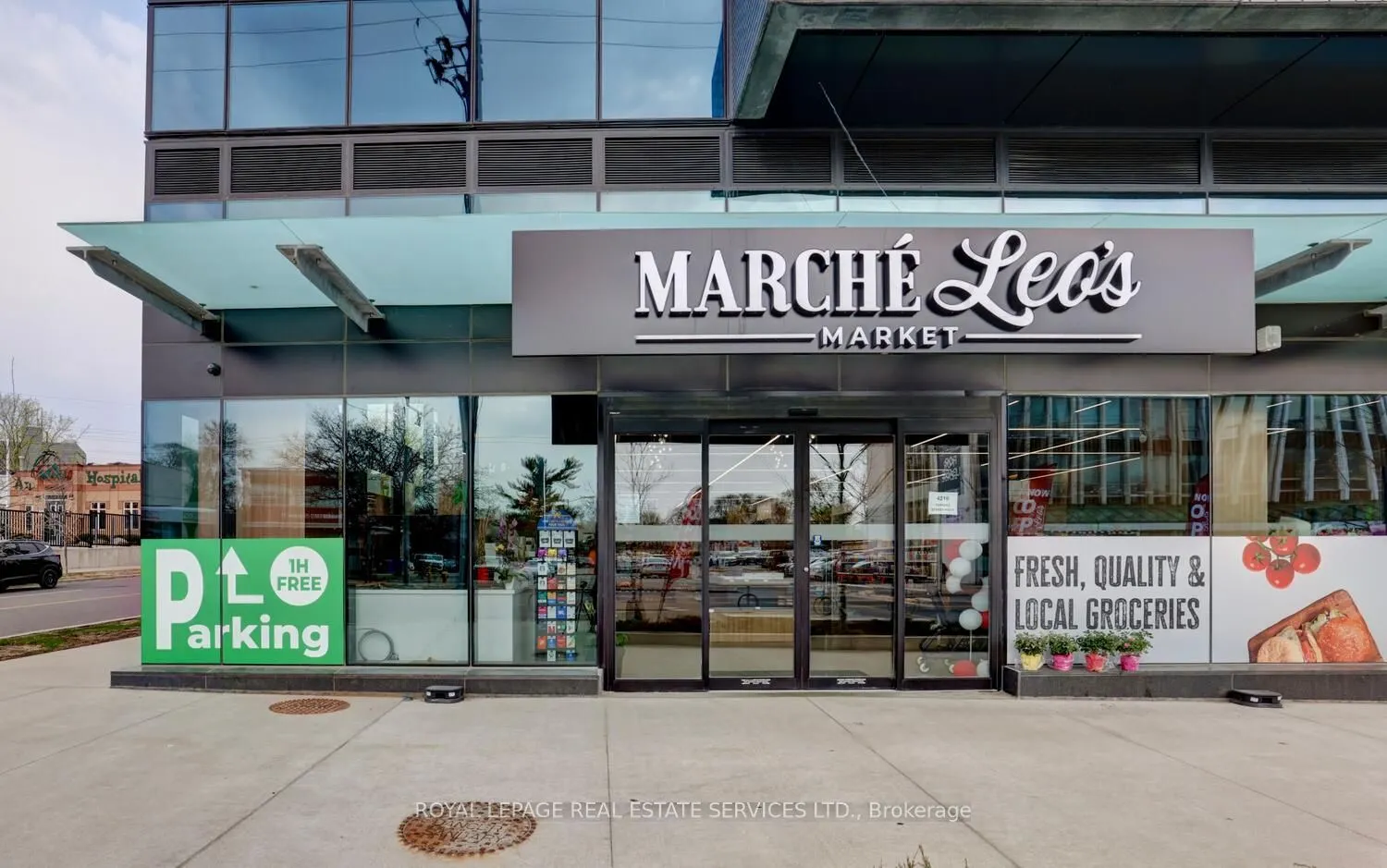 4208 Dundas Street W, #702