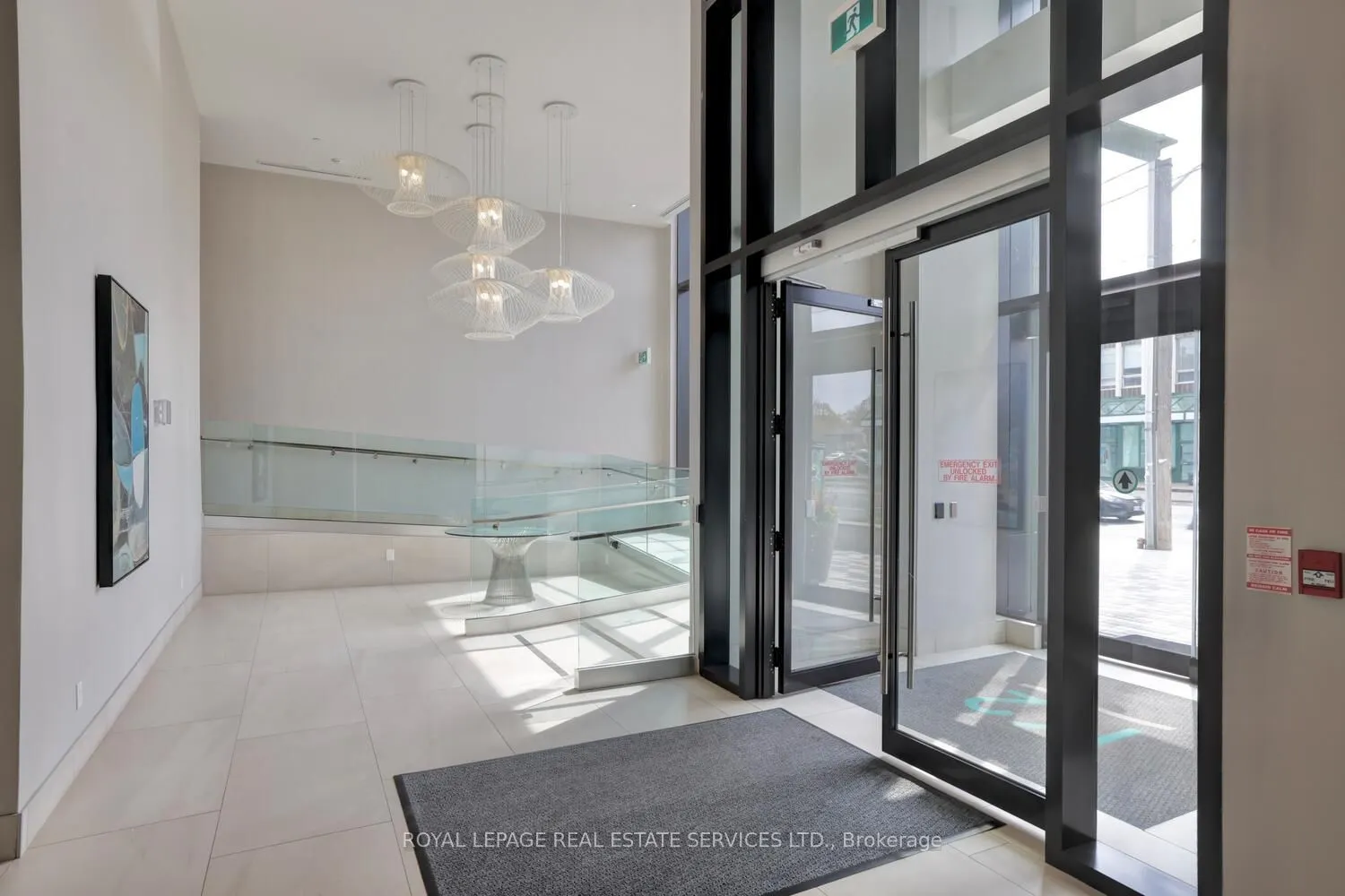 4208 Dundas Street W, #702
