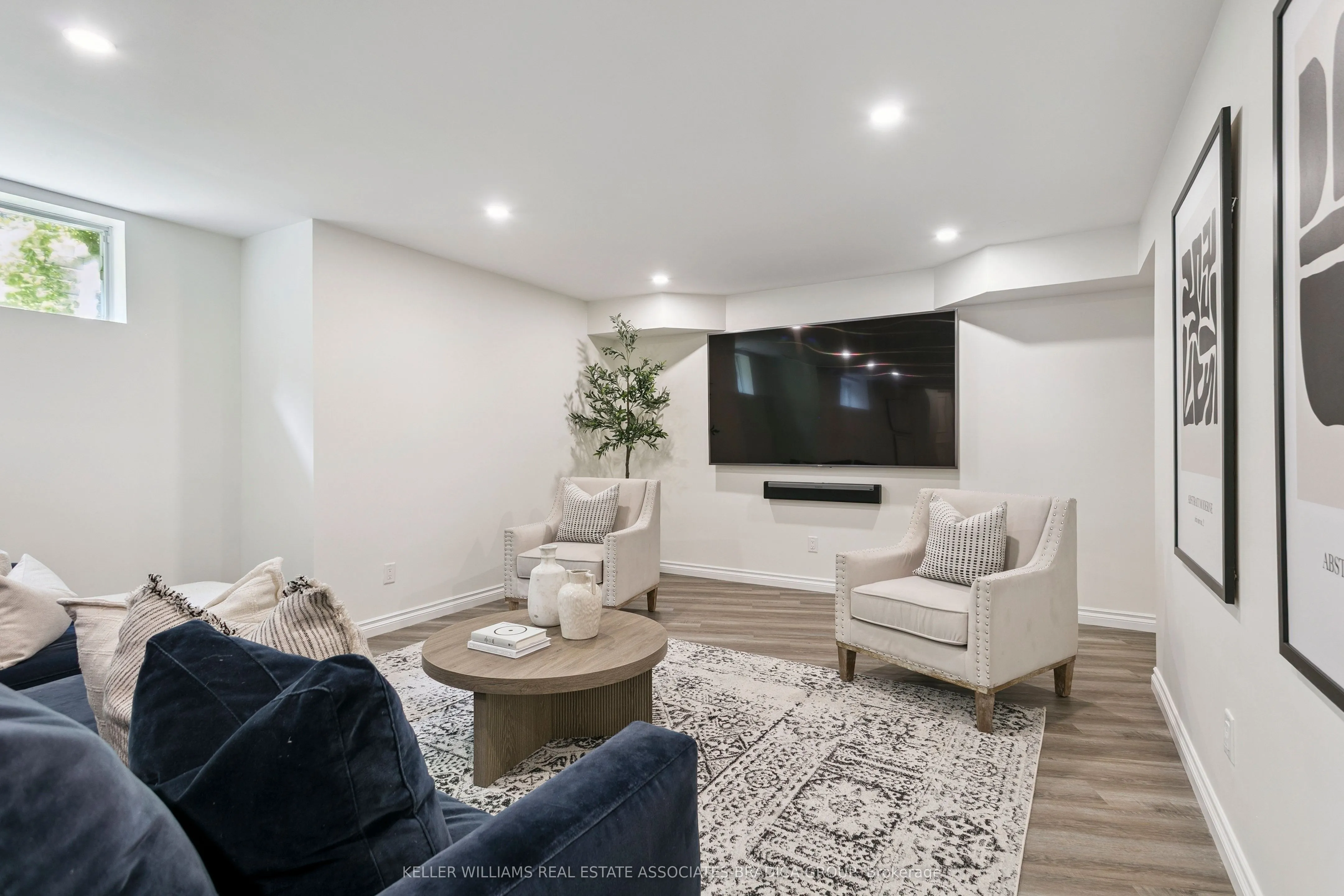 19 Lorraine Gardens