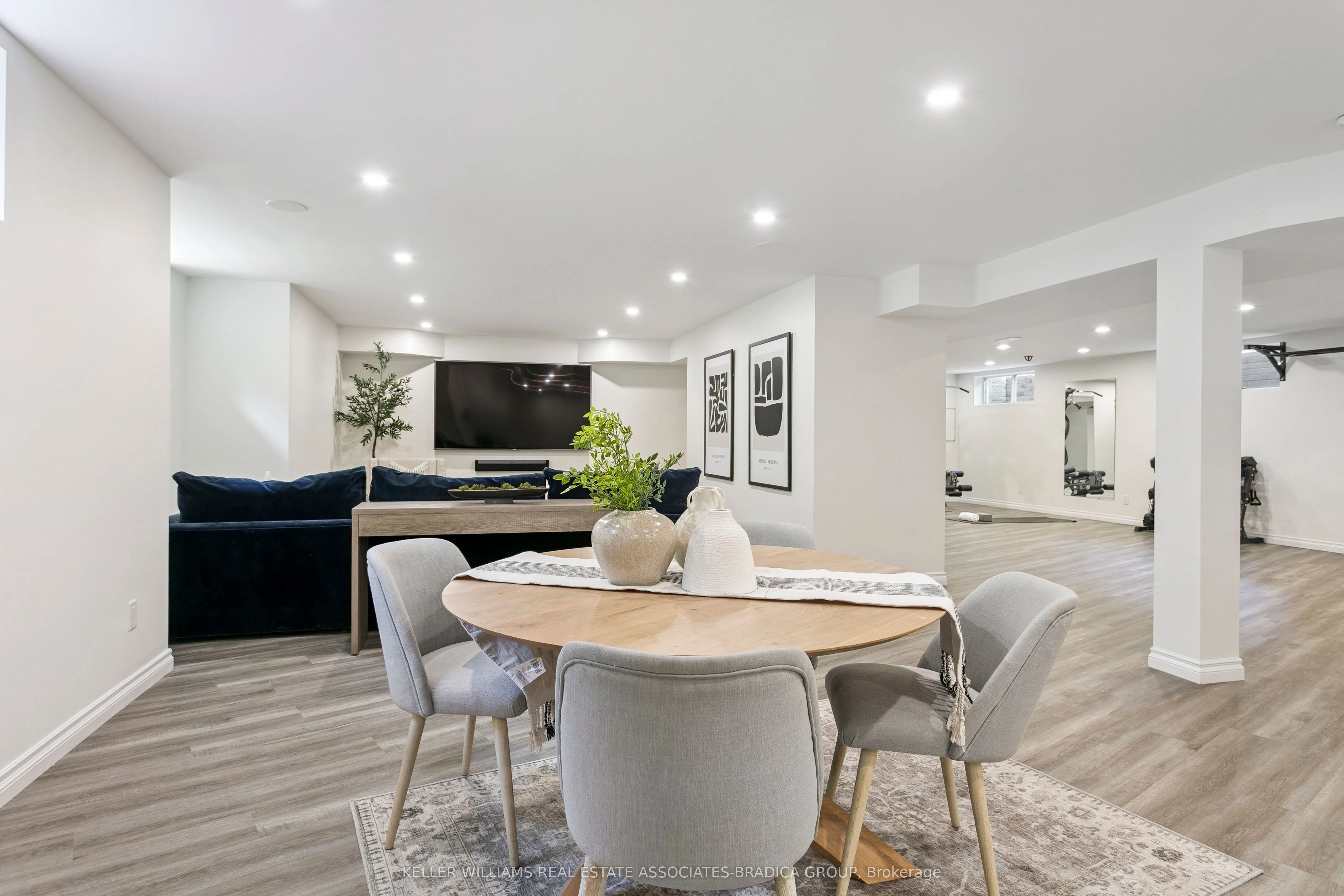 19 Lorraine Gardens