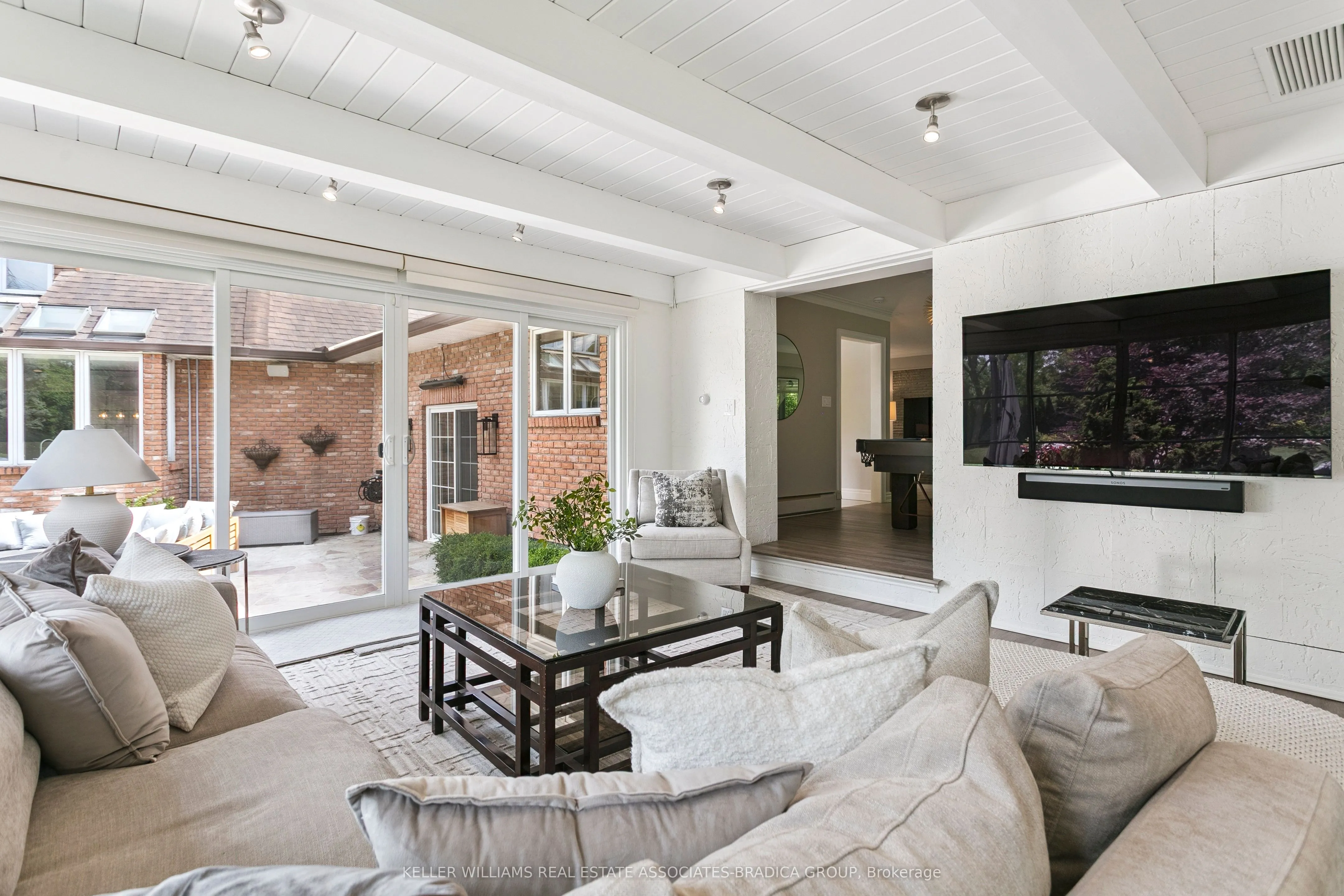 19 Lorraine Gardens