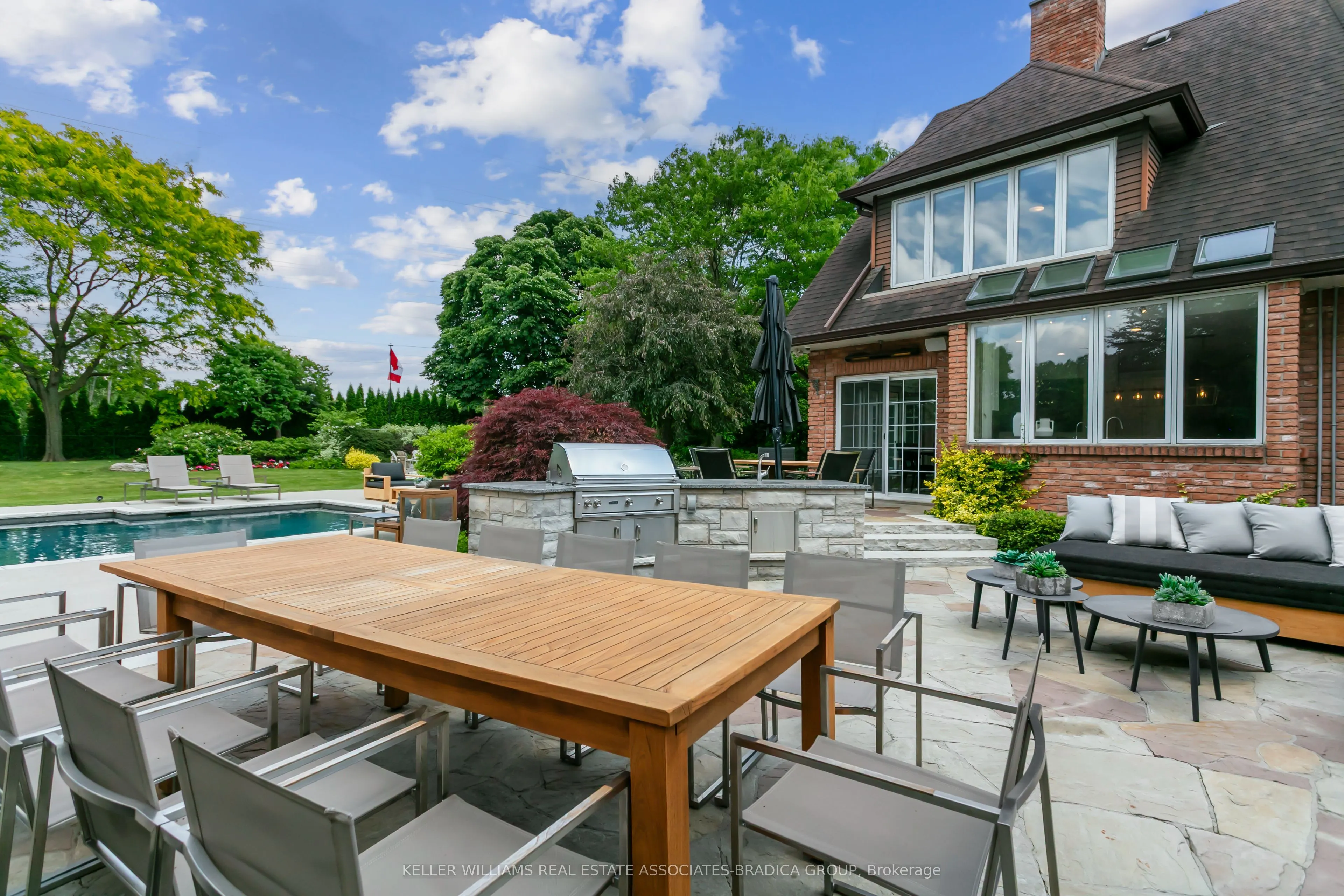 19 Lorraine Gardens