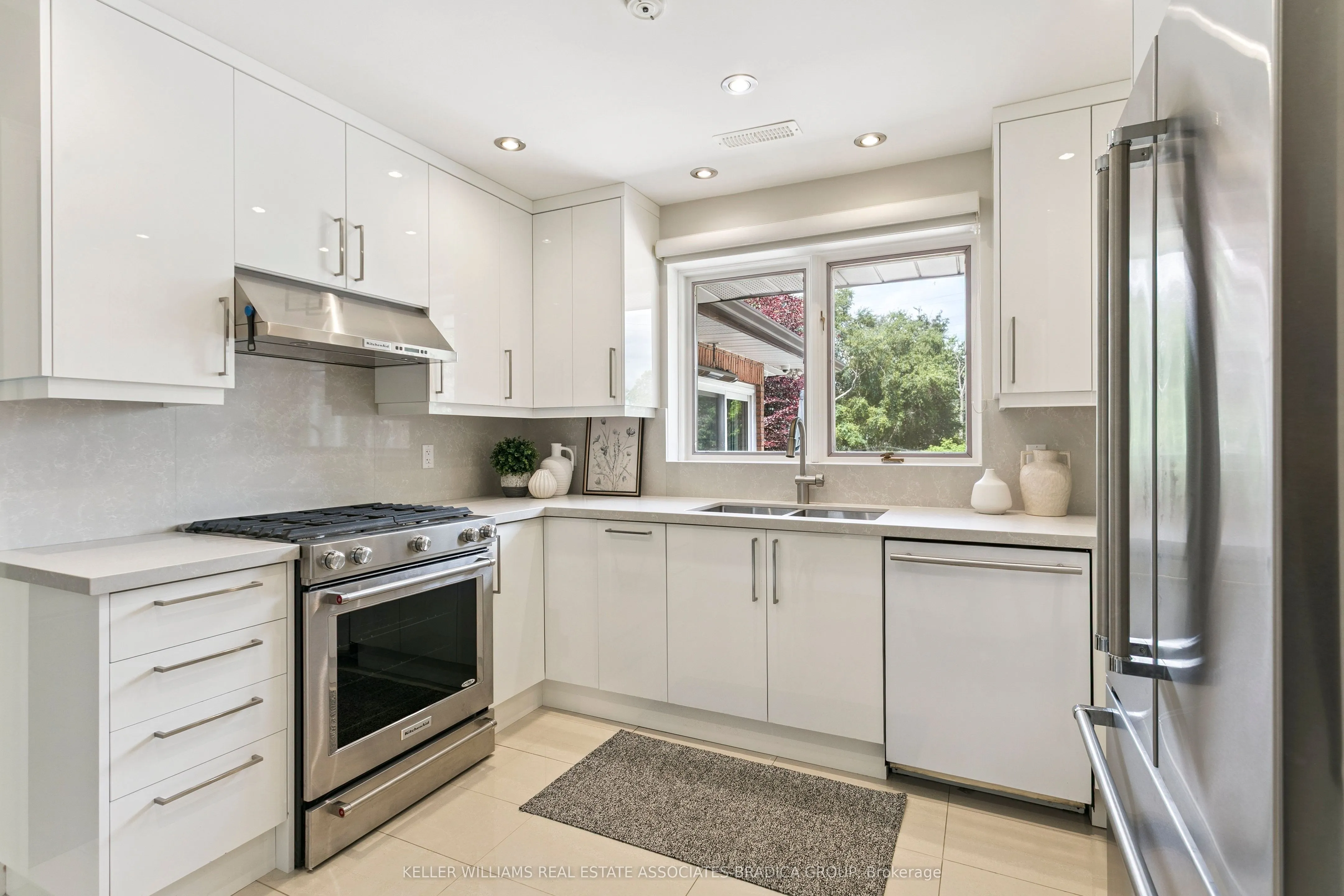 19 Lorraine Gardens