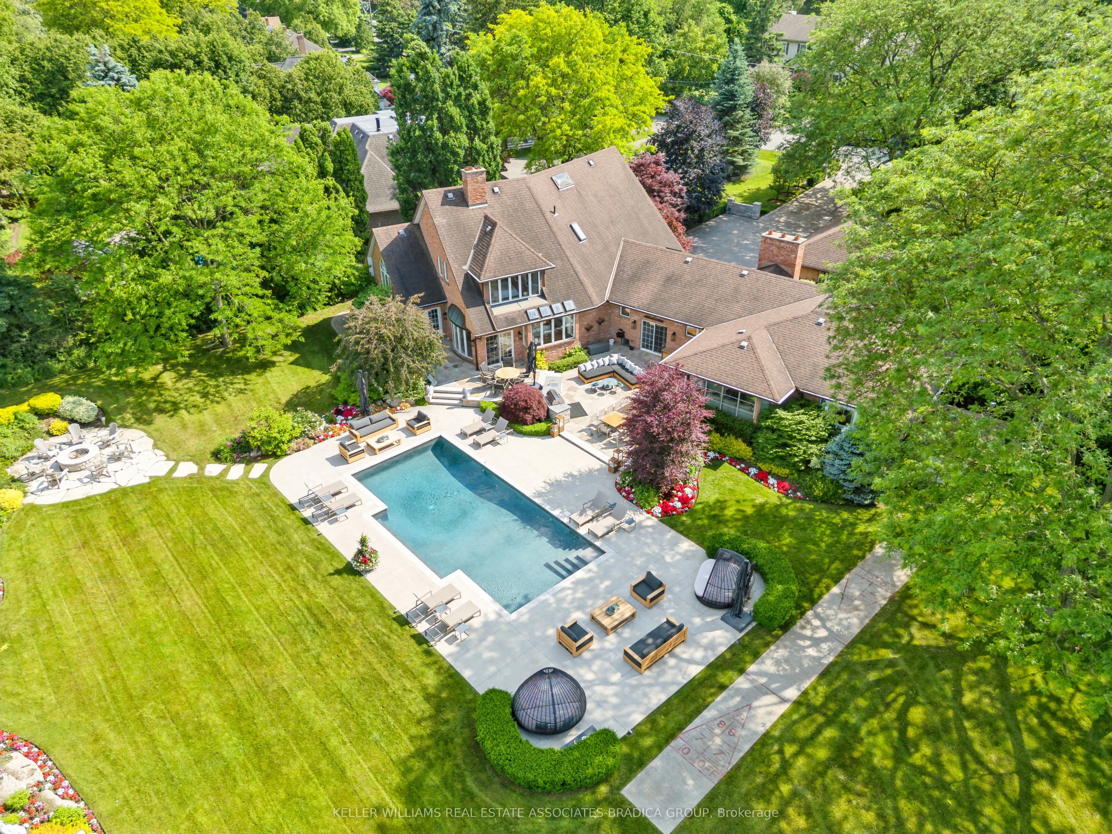 19 Lorraine Gardens