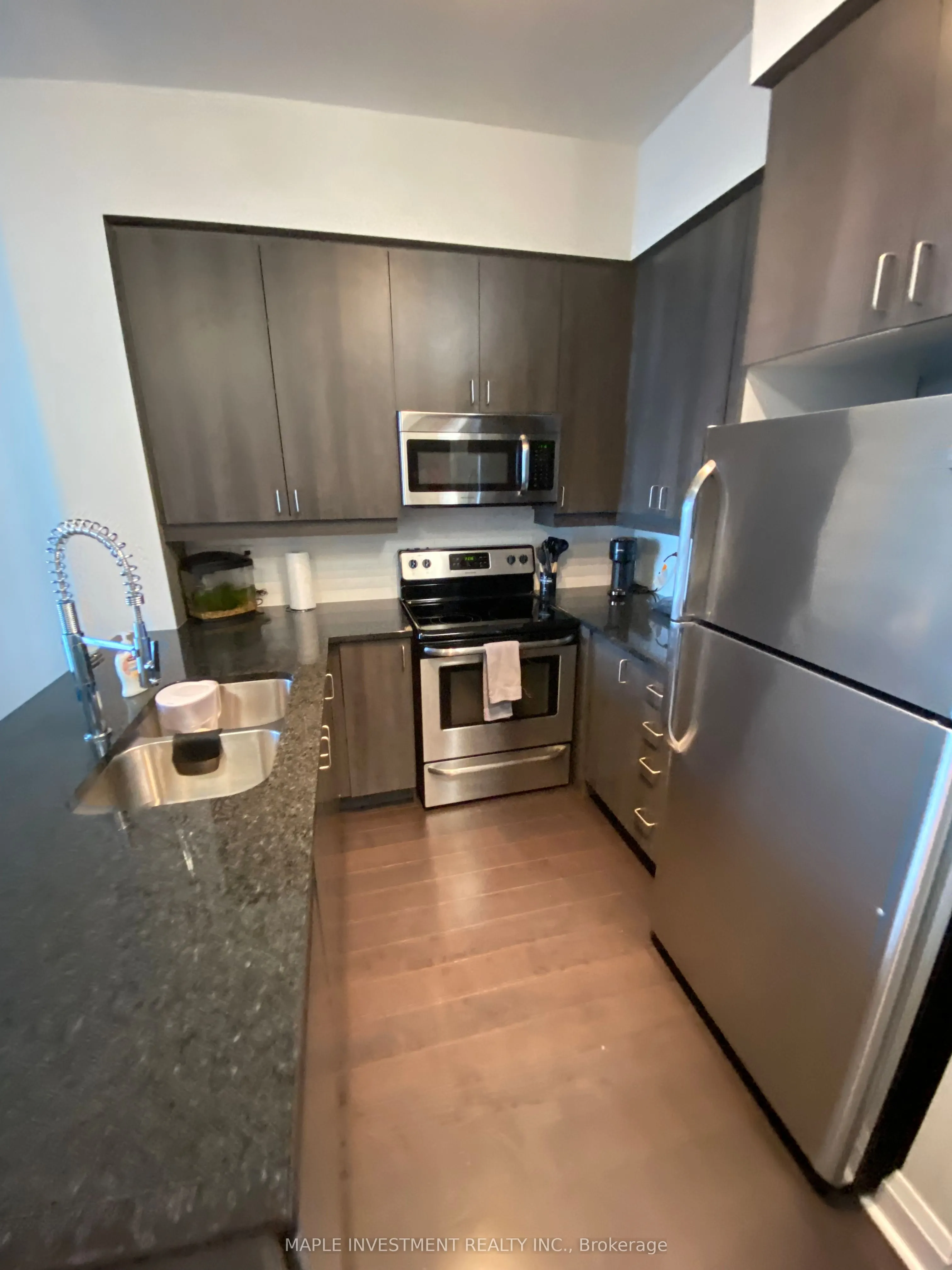1185 The Queensway Way, #515