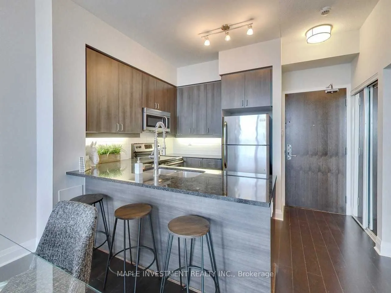 1185 The Queensway Way, #515