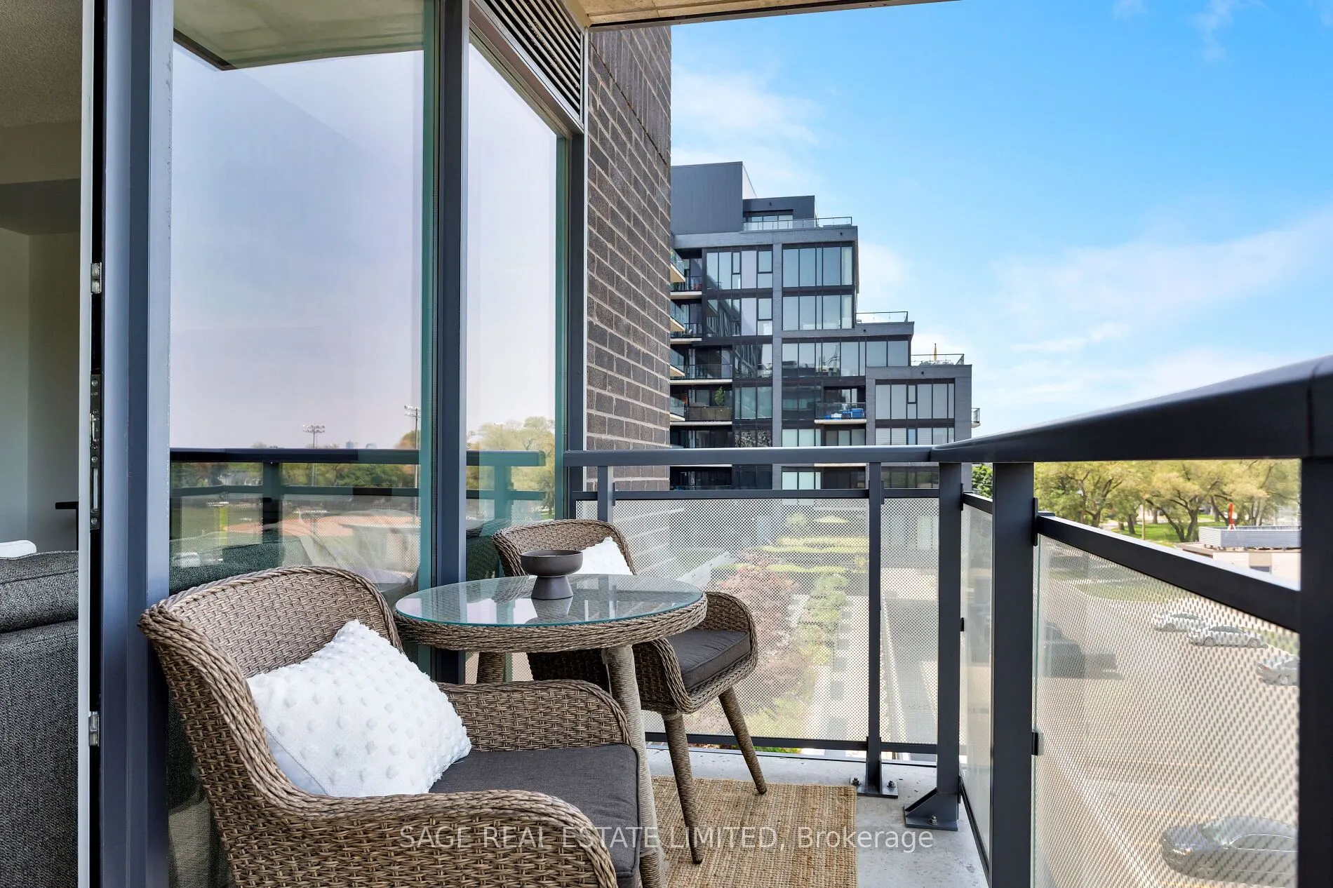 760 The Queensway, #401
