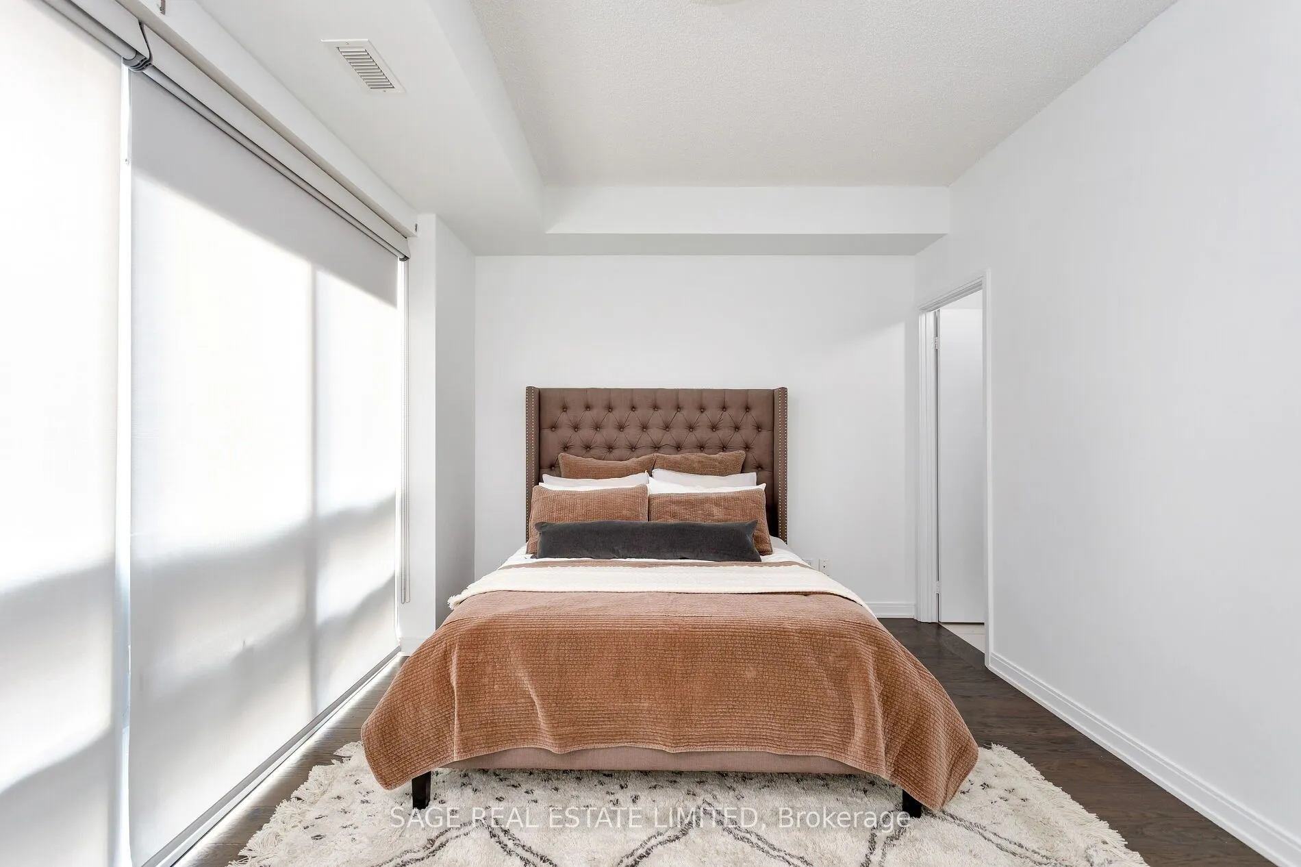 760 The Queensway, #401
