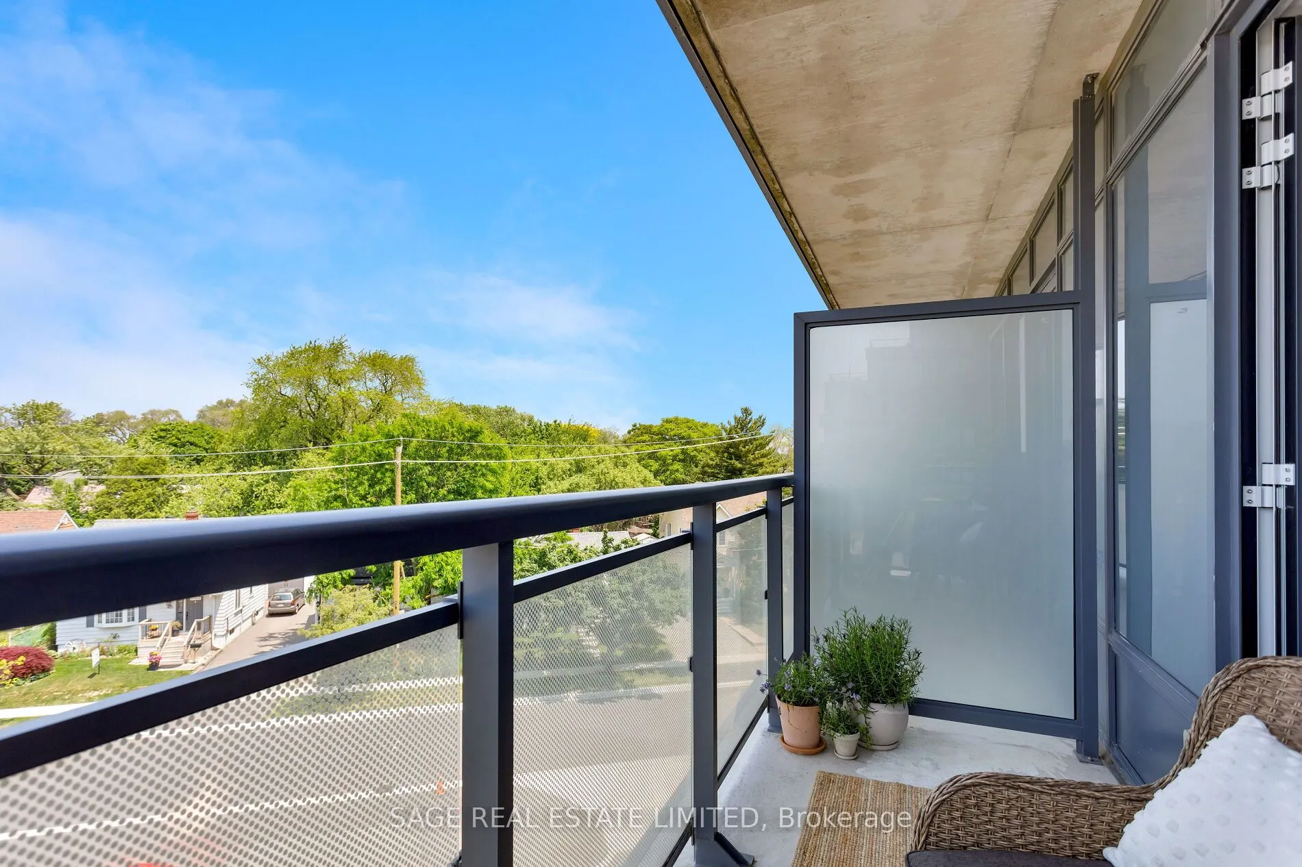 760 The Queensway, #401