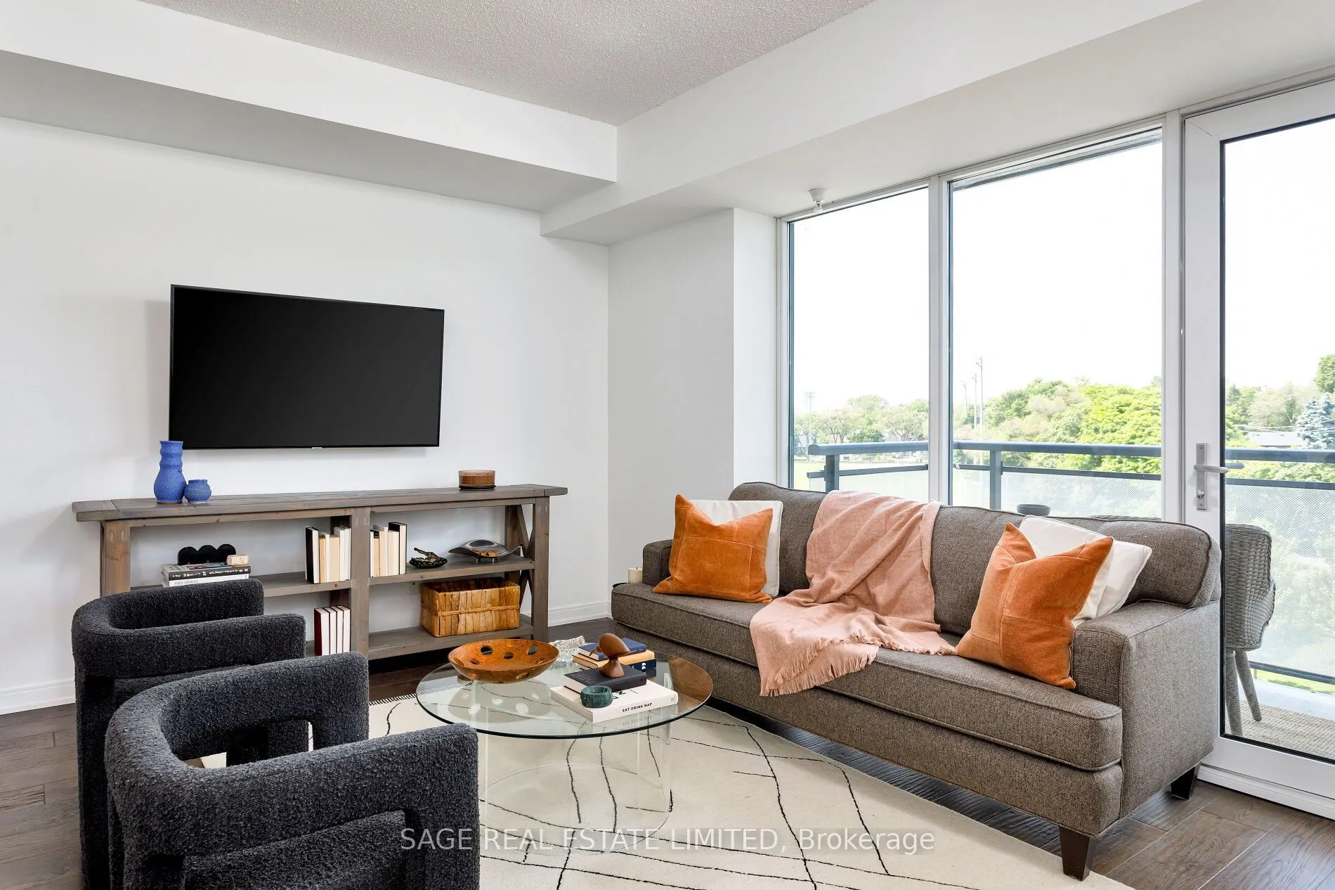 760 The Queensway, #401