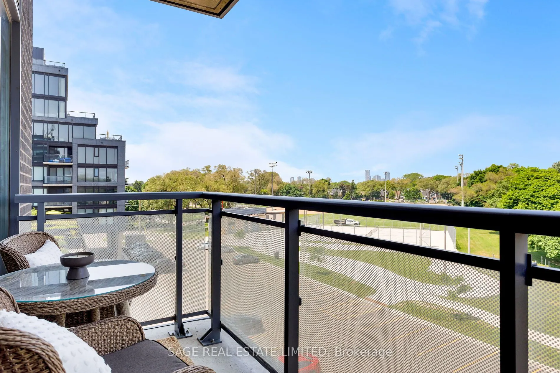 760 The Queensway, #401